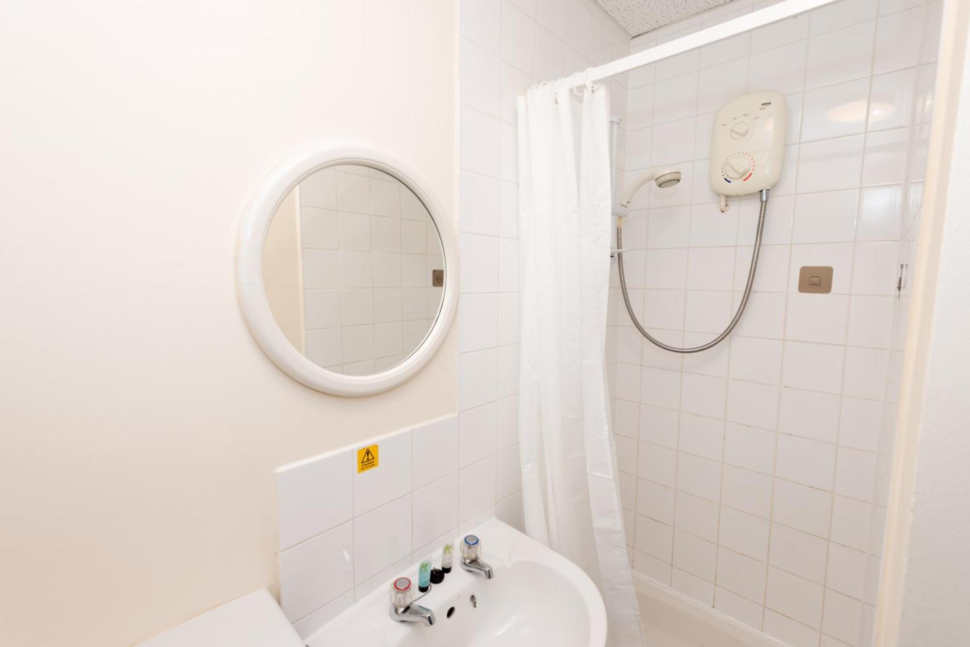 Standard En-suite 4