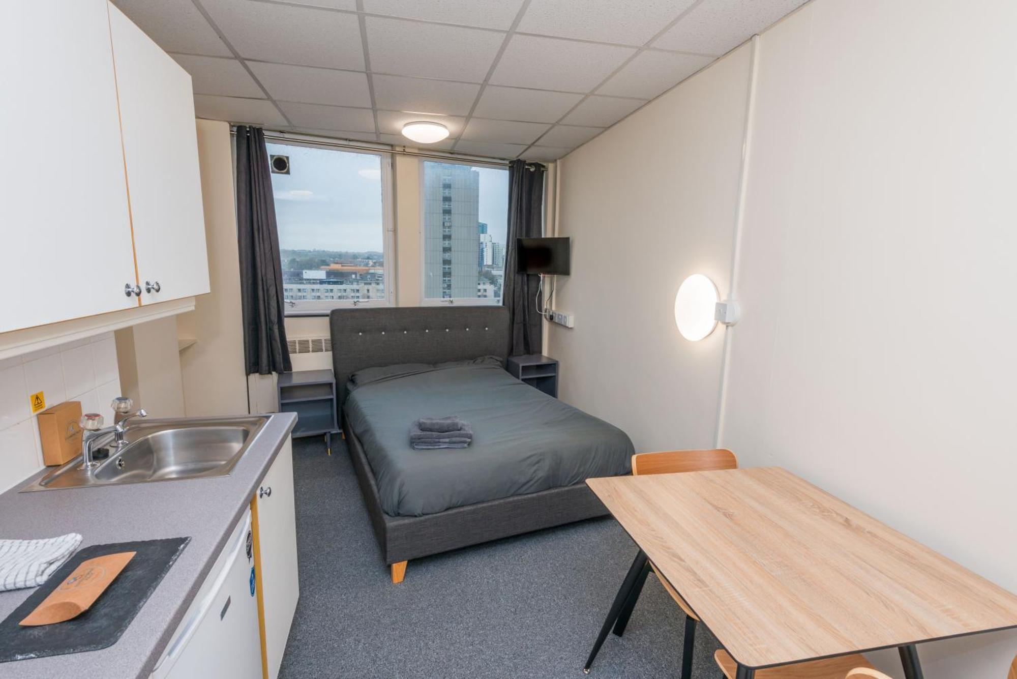 Apartment Standard En-suite 3