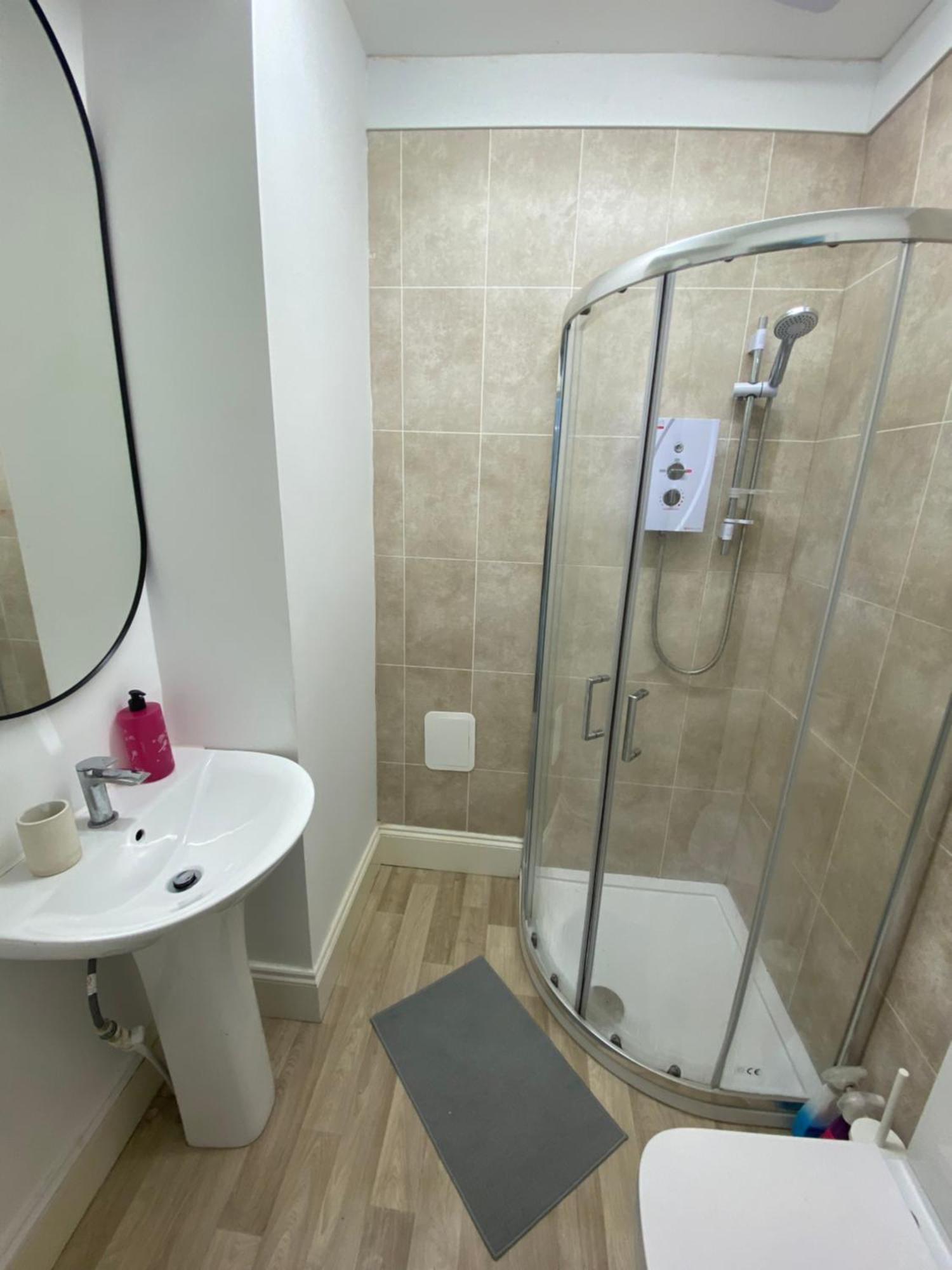 The Sunflower En-suite