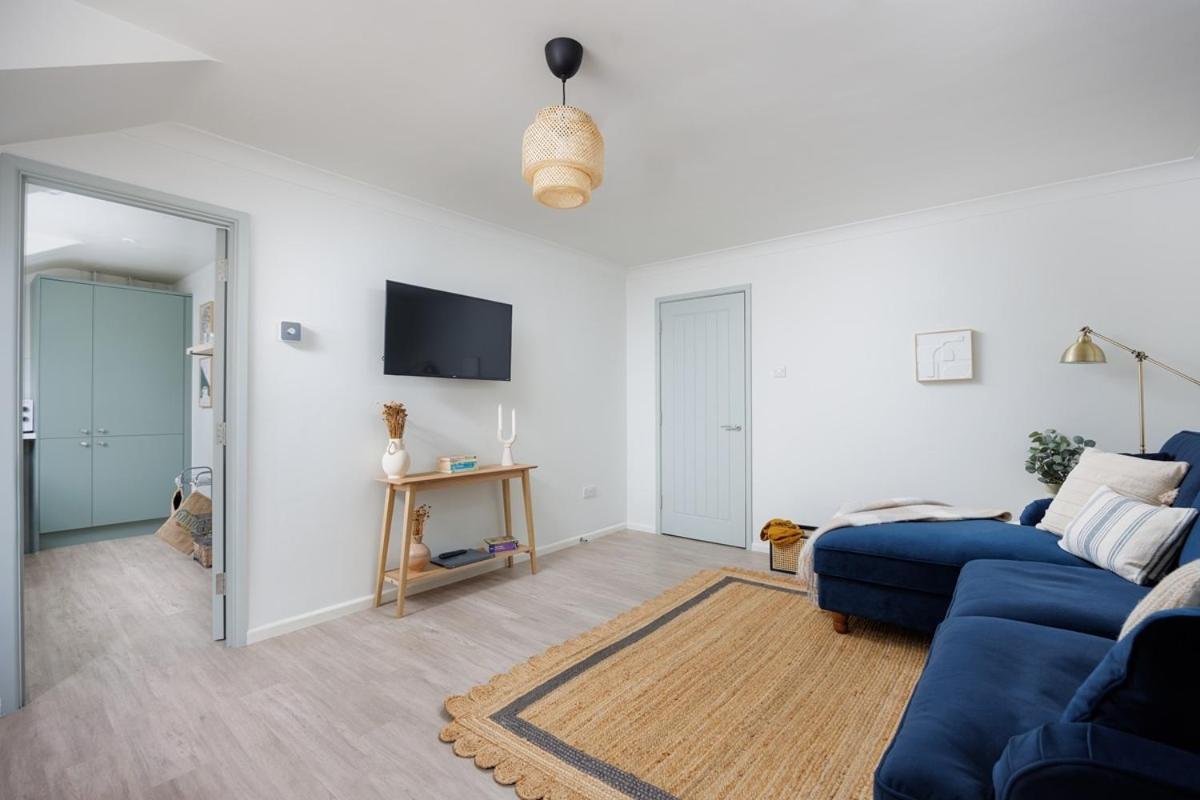 2 Bed - Penthouse The Gatehouse By Pureserviced Apartment