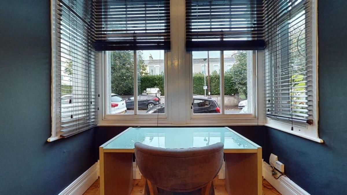 Modern Spacious 6 Bed In With Parking Apartment *