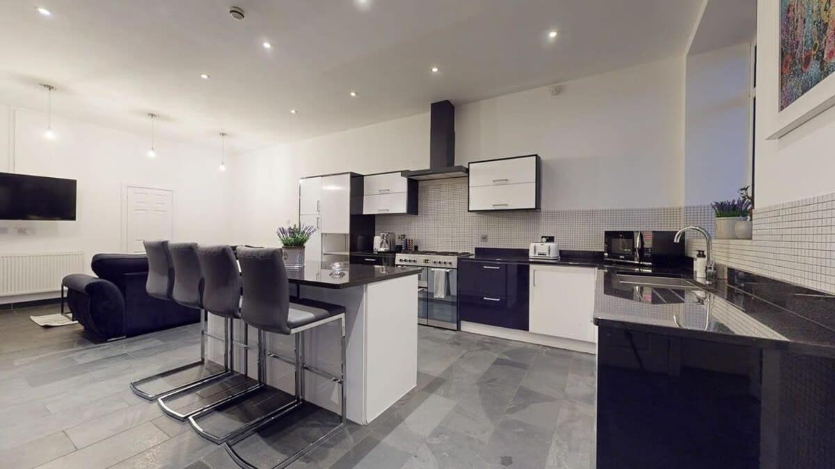 Apartment Modern Spacious 6 Bed In With Parking Plymouth
