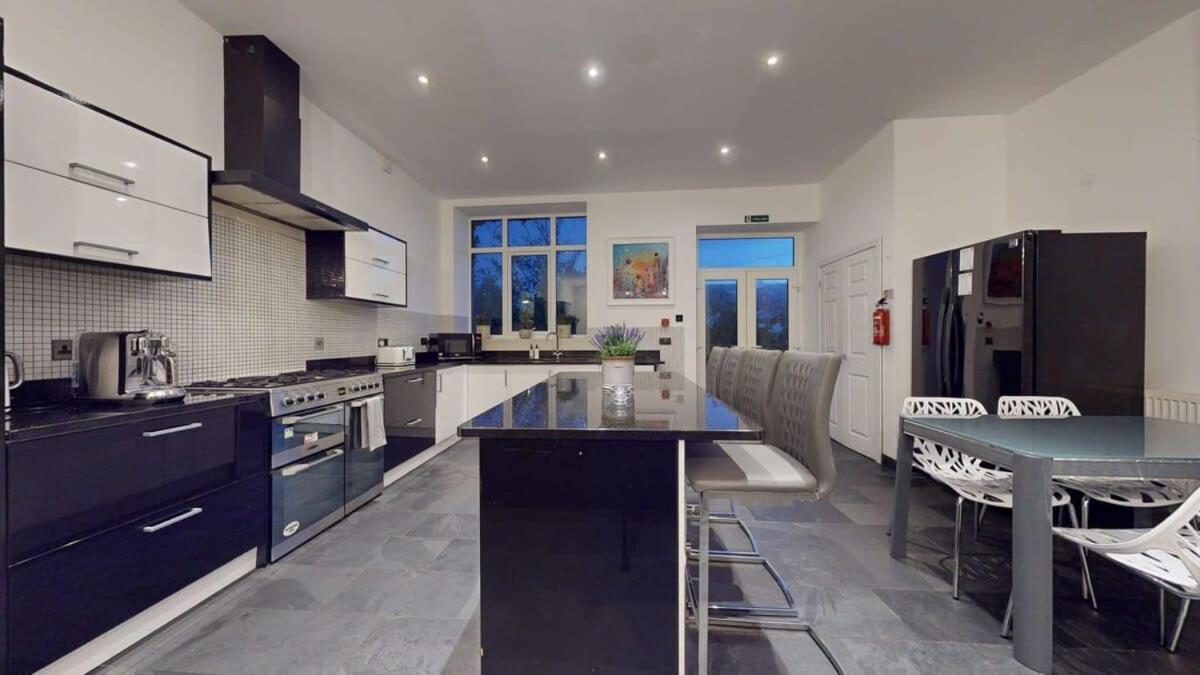 Apartment Modern Spacious 6 Bed In With Parking