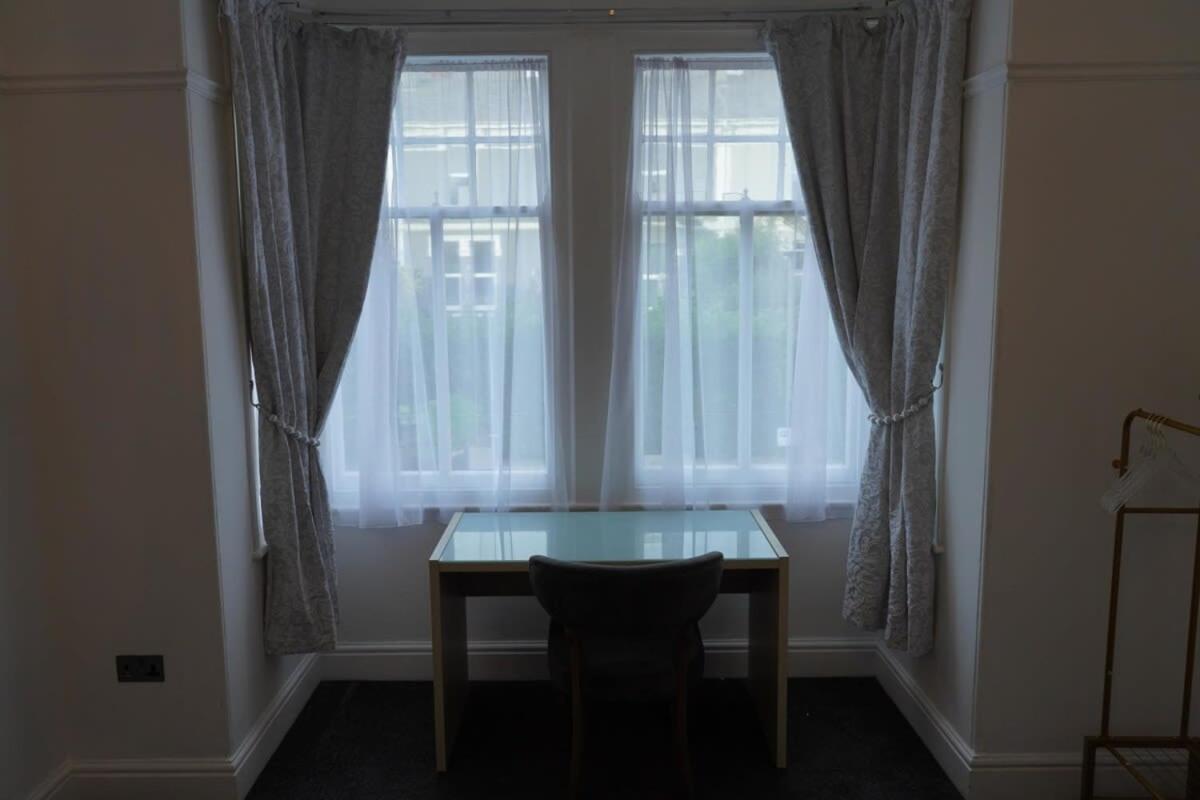 Apartment Modern Spacious 6 Bed In With Parking