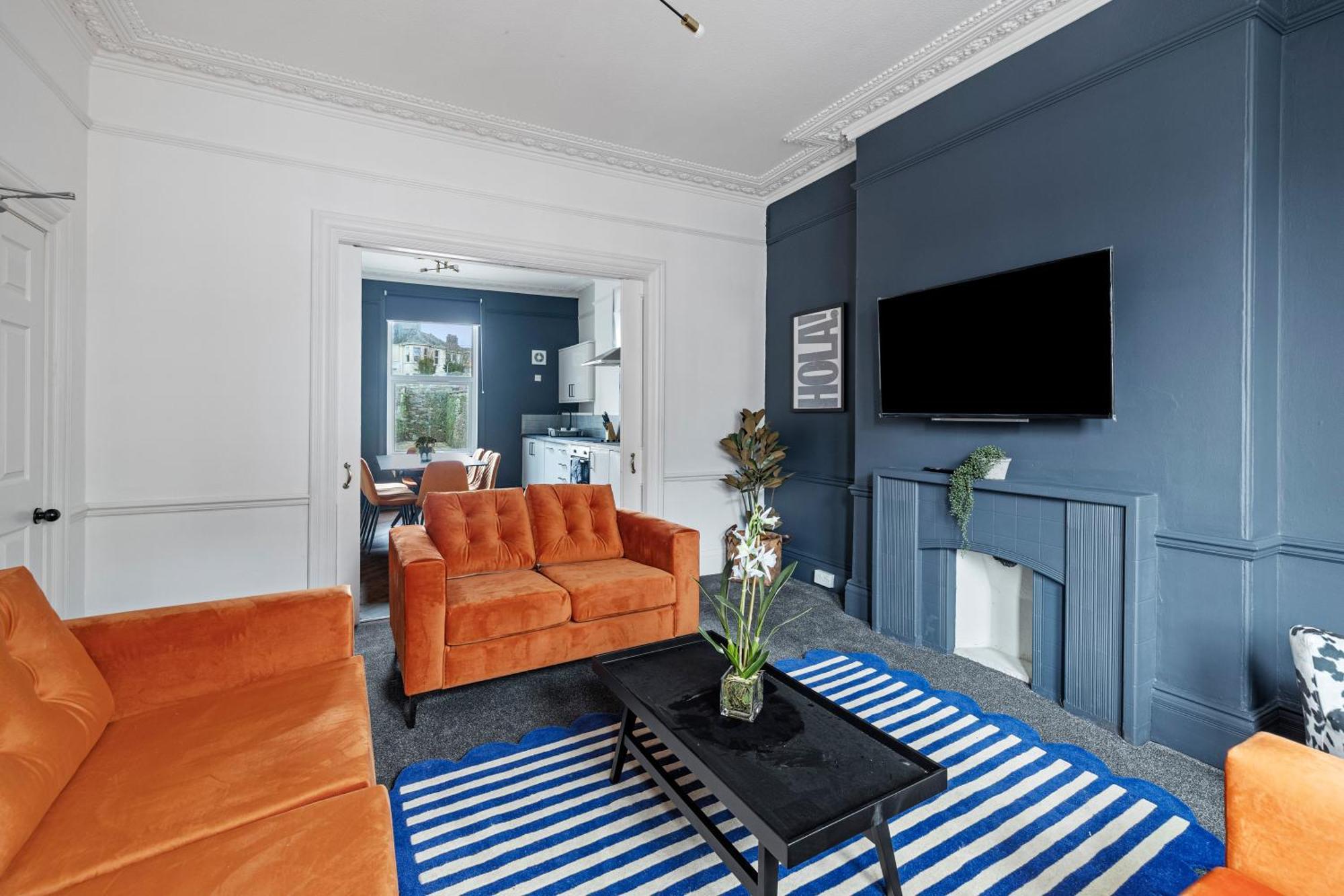 Fabulous House In Apartment *