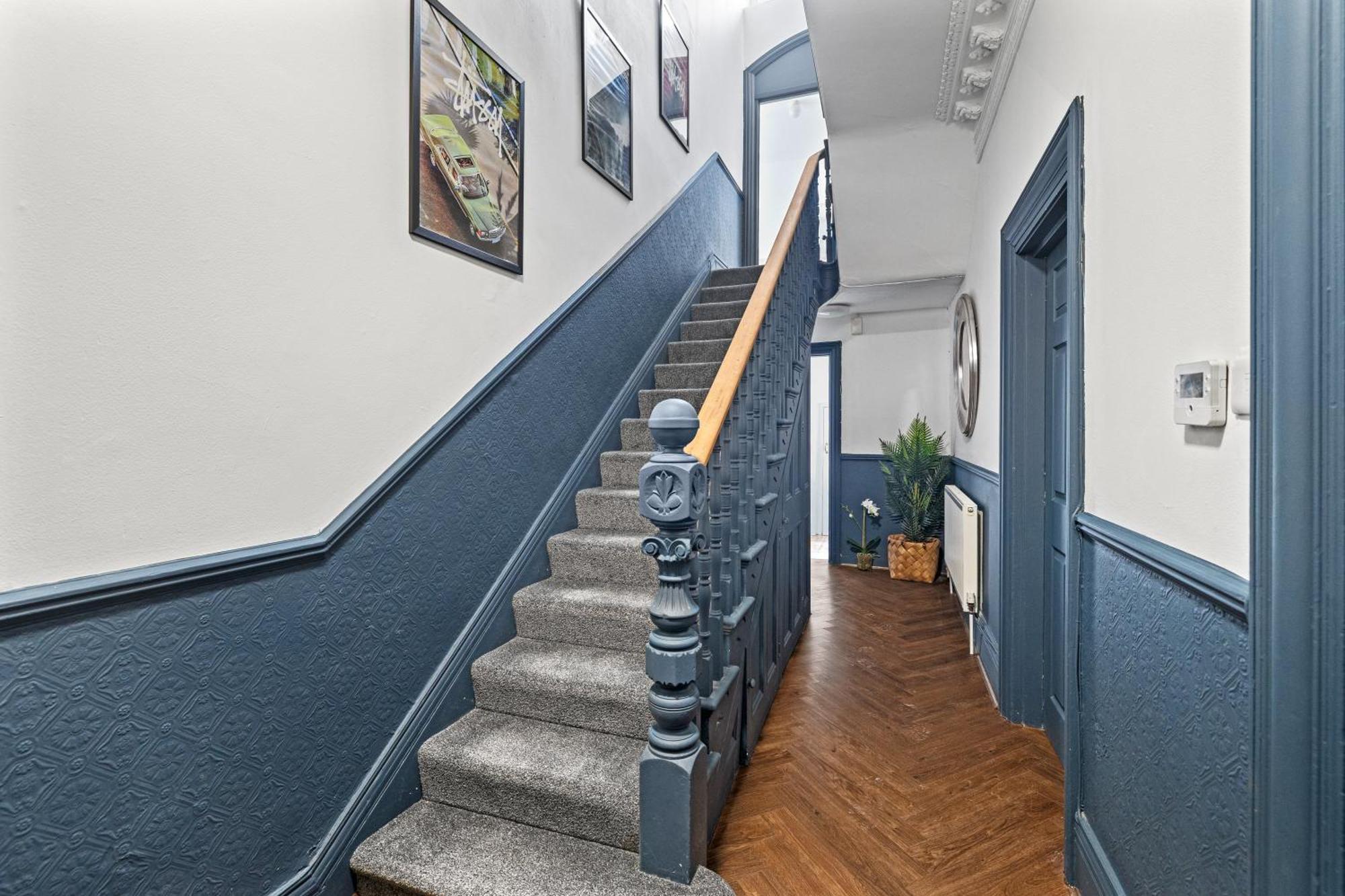 Fabulous House In Apartment Plymouth