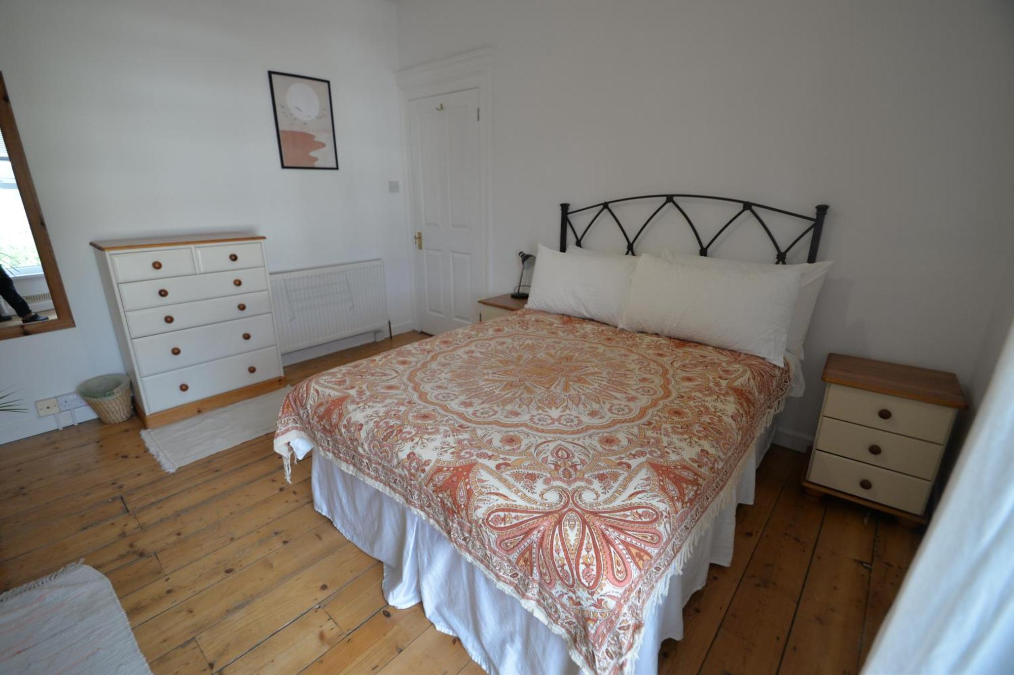 Bright And Cosy, 3 Bedroom Holiday home Plymouth