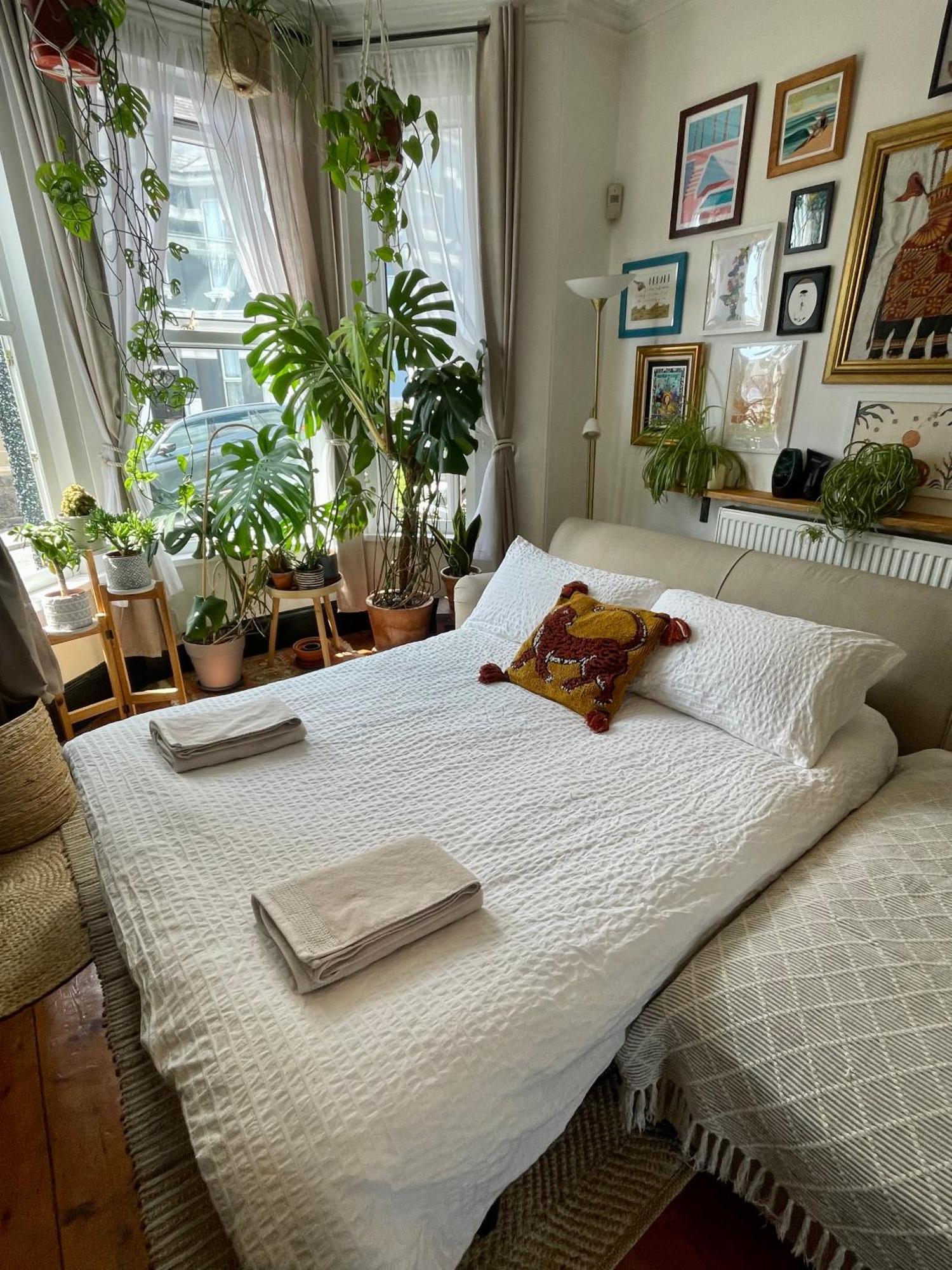 Bright And Cosy, 3 Bedroom Holiday home *