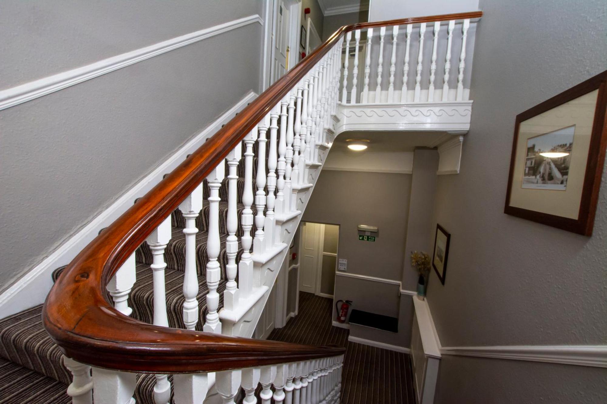 Oyo The Grosvenor 3*