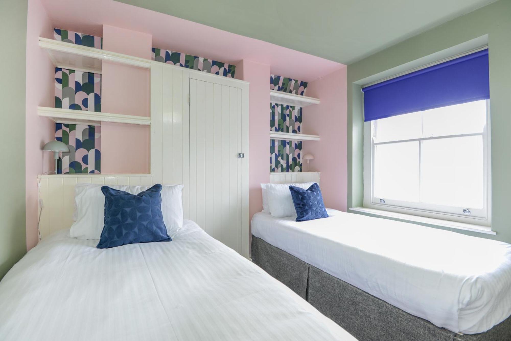 Harbour Court Plymouth - Free Parking - Tucked Away On The Barbican With Courtyard - By Ocean City Retreats
