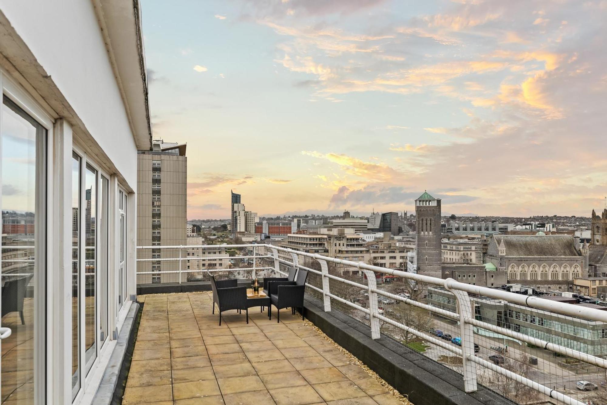 Centre Penthouse - Weekend Getaway *