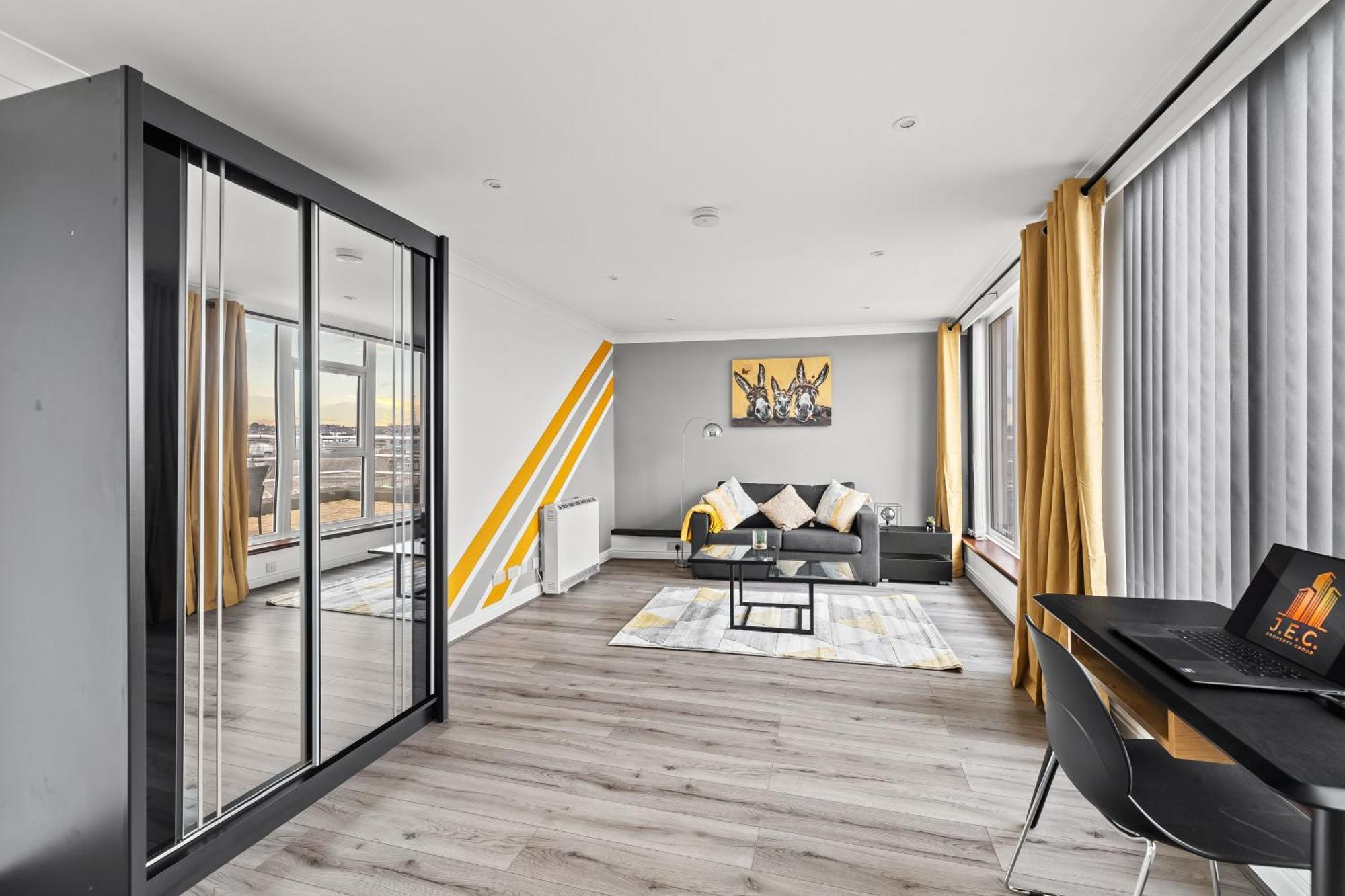 Centre Penthouse - Weekend Getaway