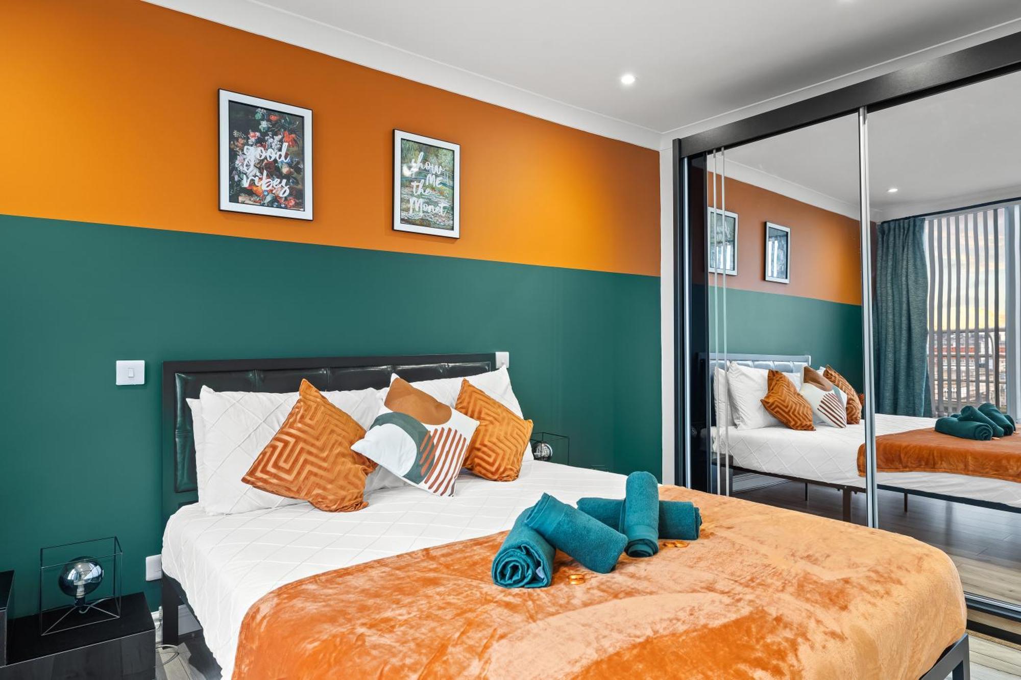 Centre Penthouse - Weekend Getaway Apartment *