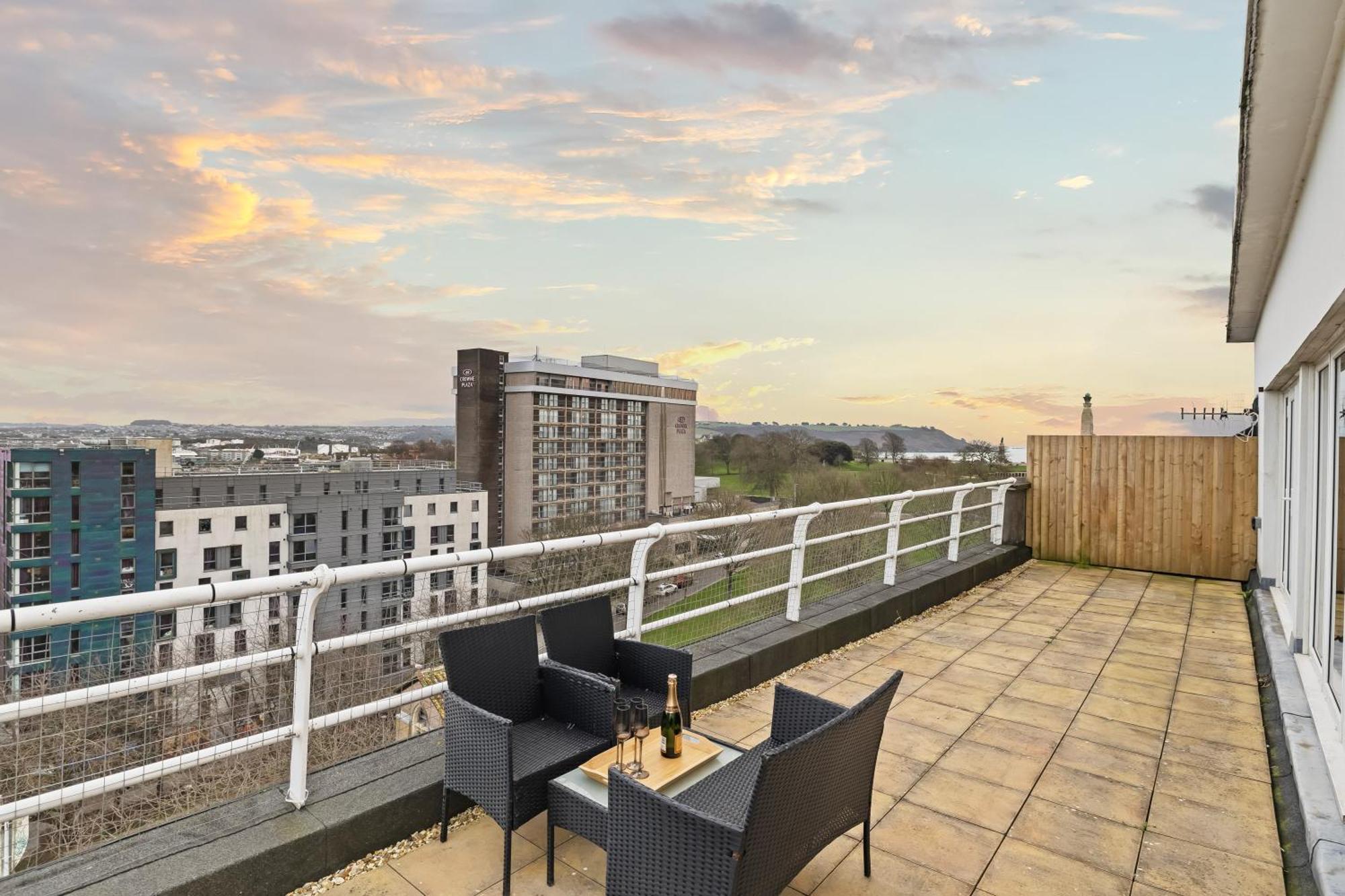 Centre Penthouse - Weekend Getaway