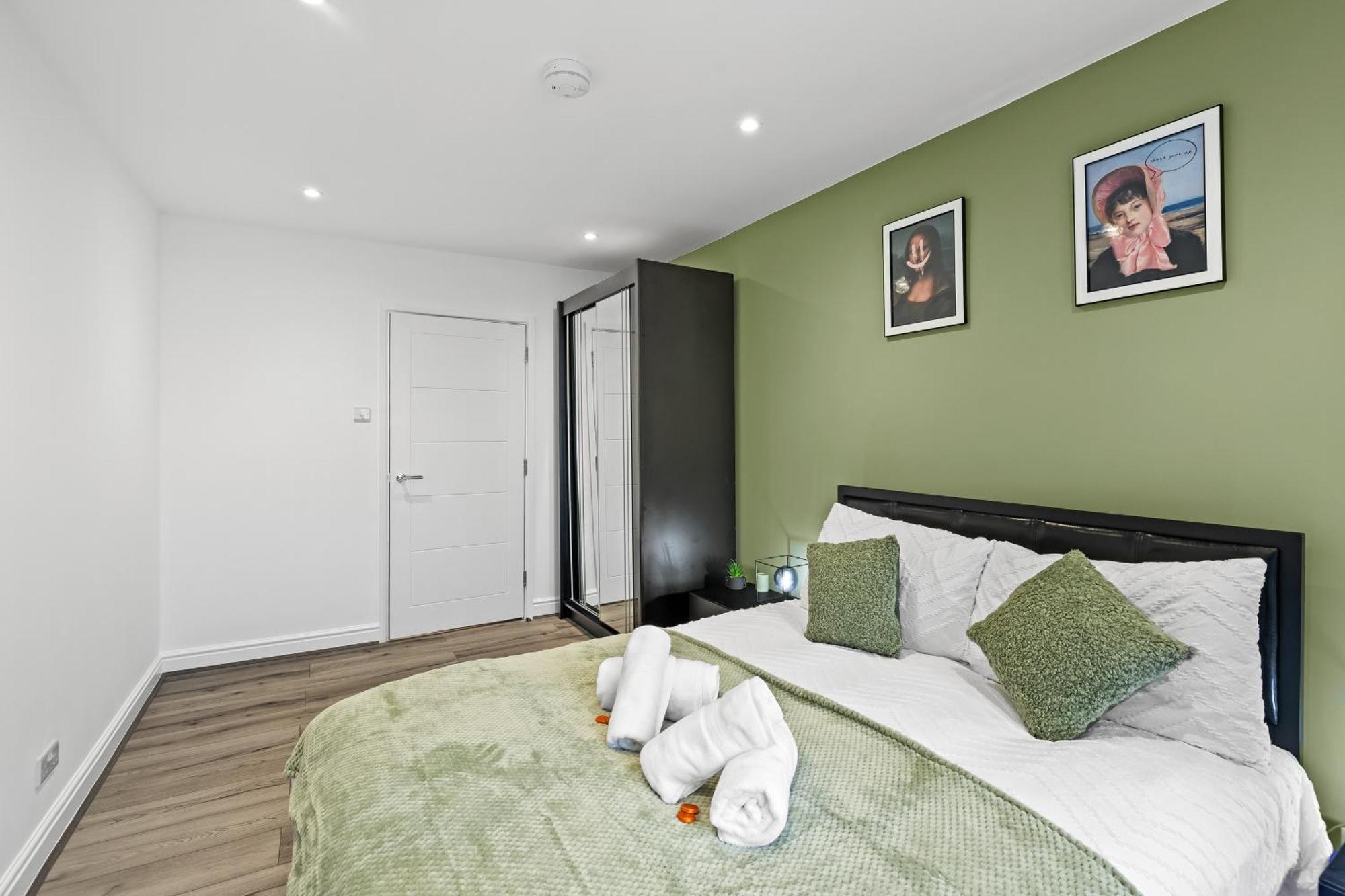 Centre Penthouse - Weekend Getaway * Plymouth