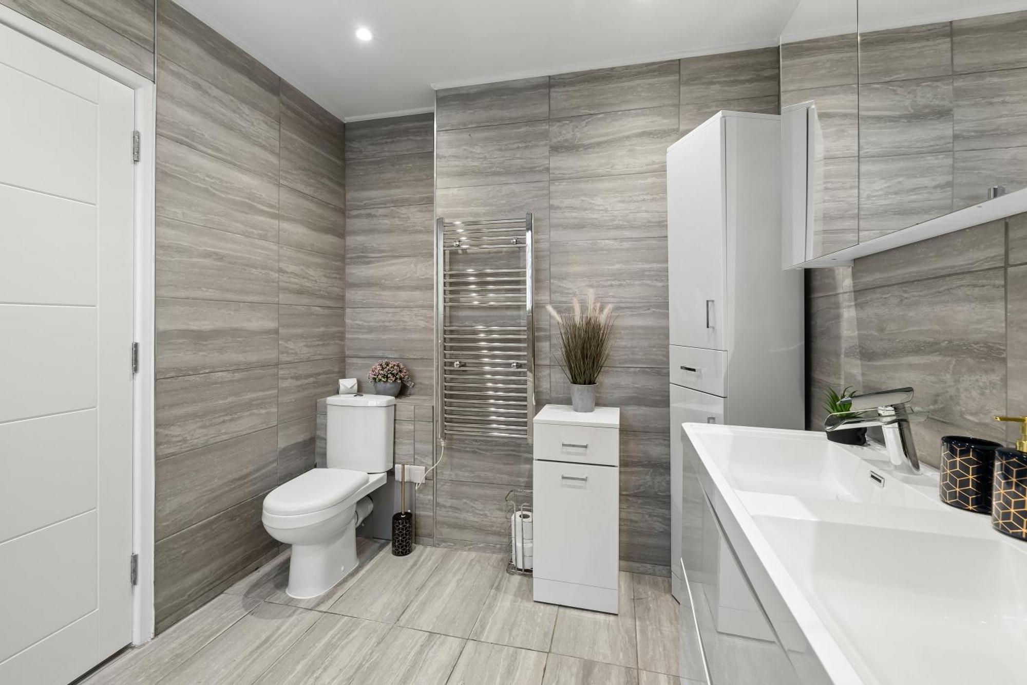 Centre Penthouse - Weekend Getaway Apartment Plymouth