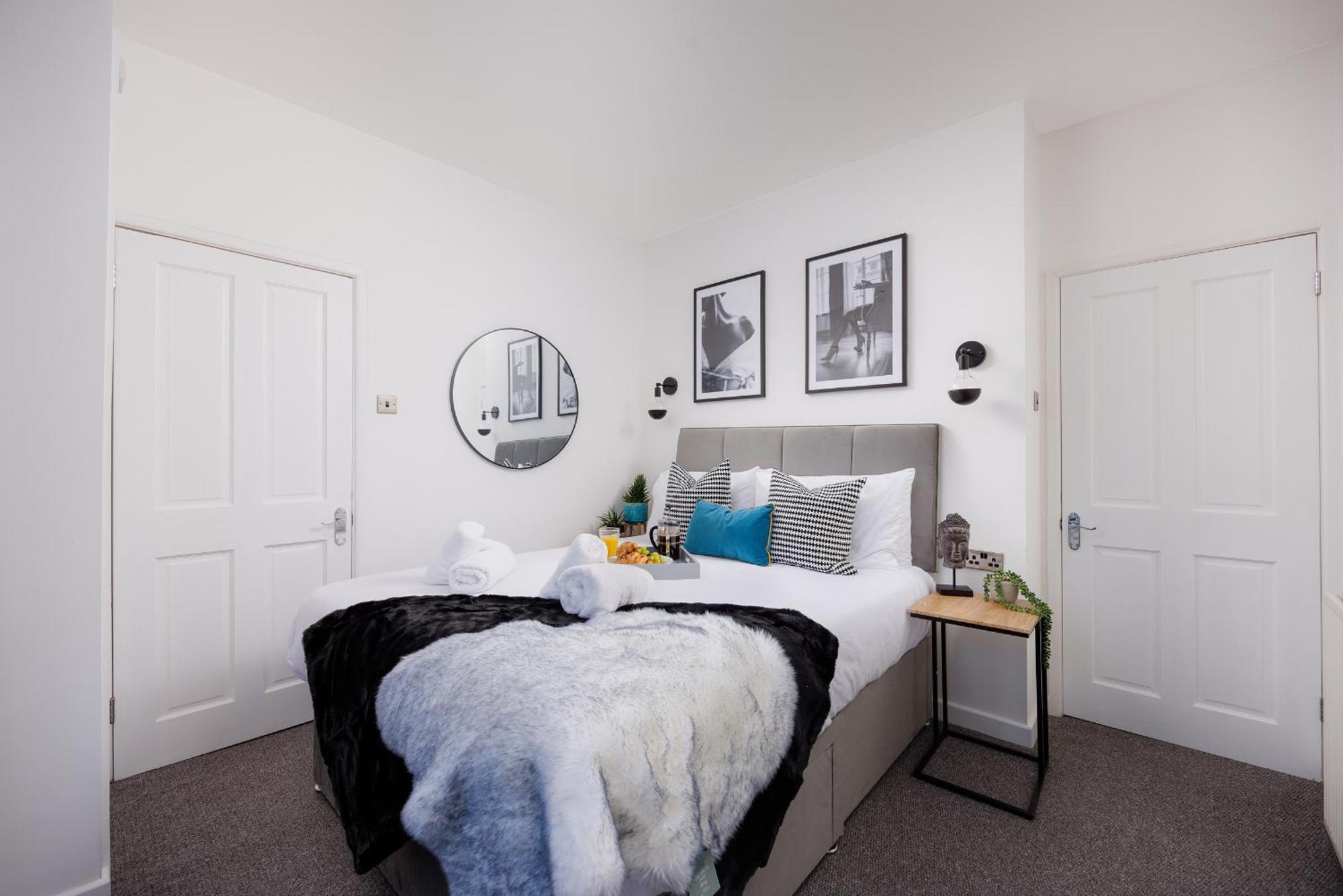 Boujis - Sleeps 4 - Habita Plymouth