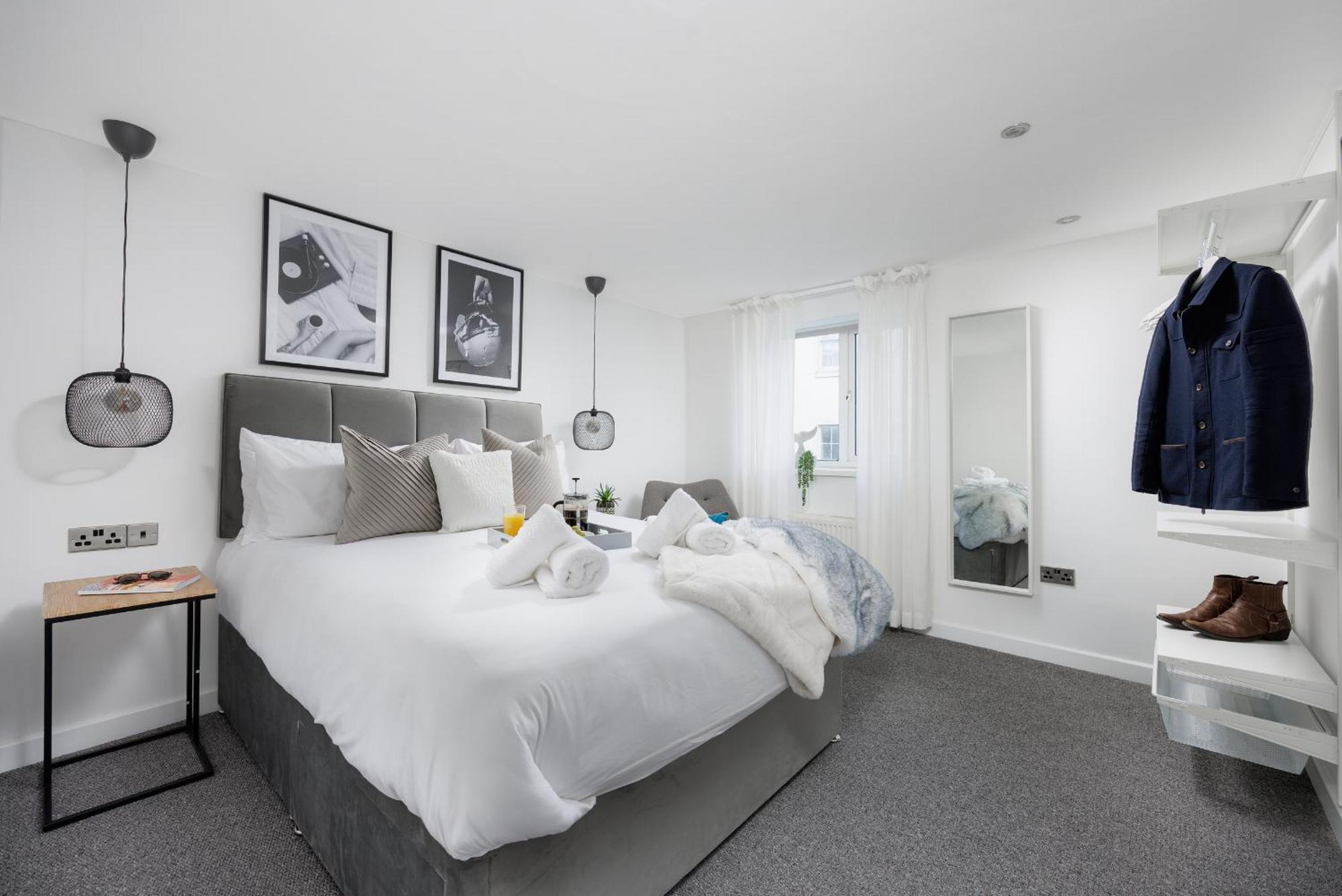 Boujis - Sleeps 4 - Habita * Plymouth