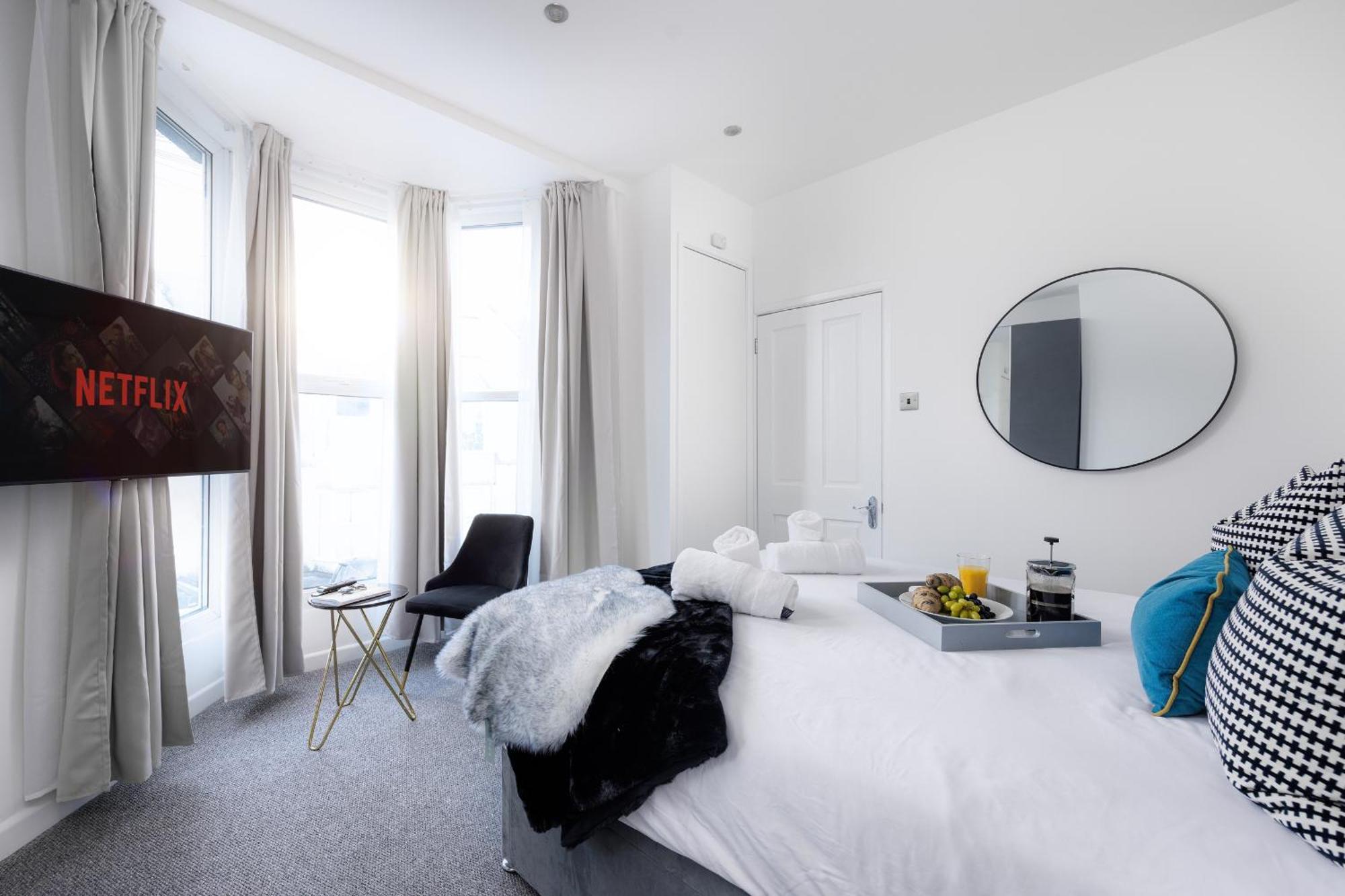 Boujis - Sleeps 4 - Habita Apartment *