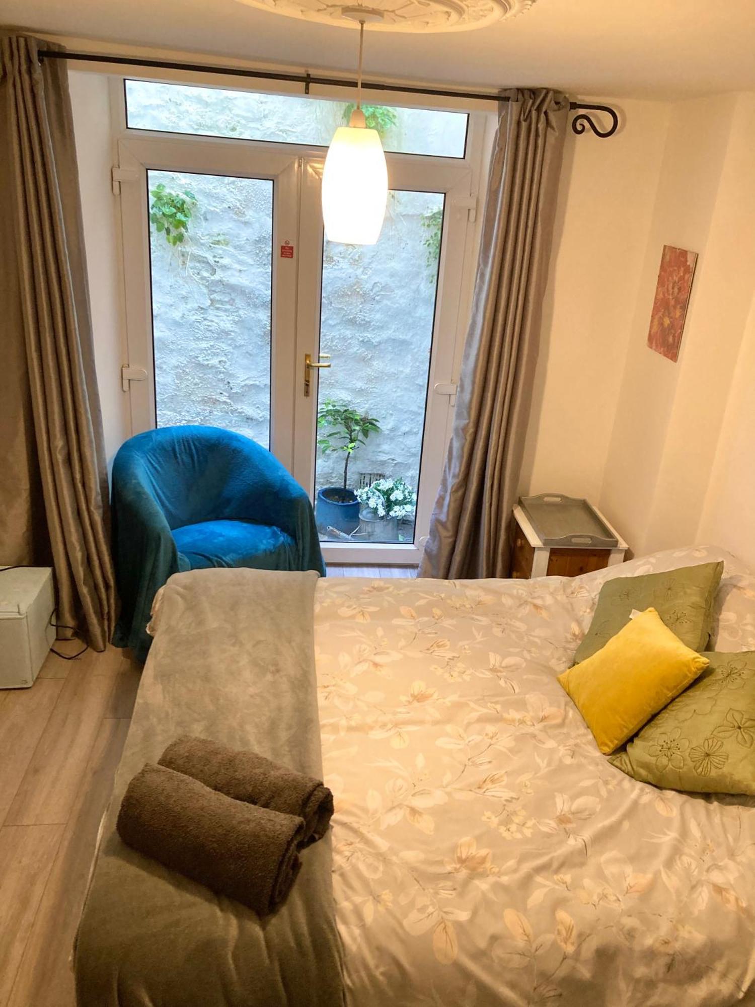 Leigham House Homestay