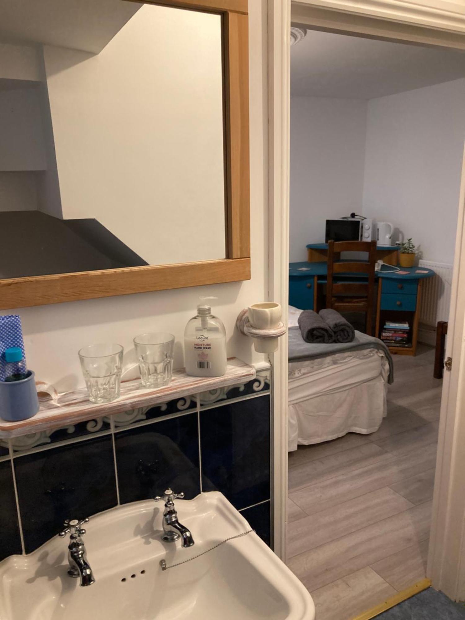 Homestay Leigham House