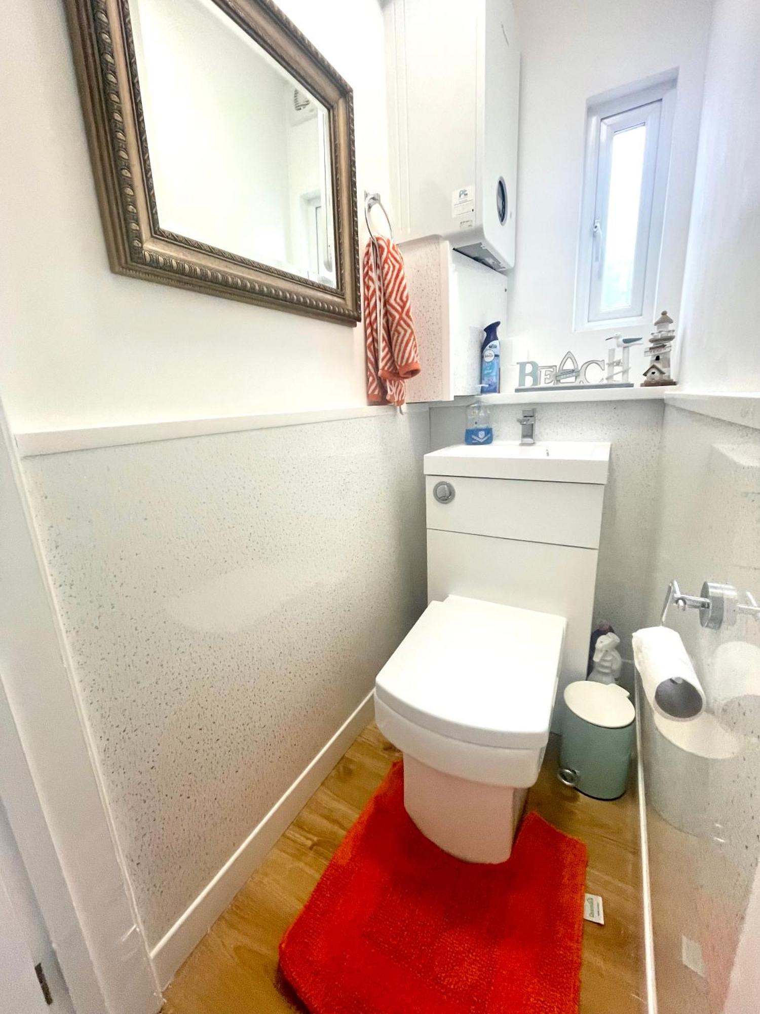 Apartment Executive Apartments, Nr Centre With Private Parking *
