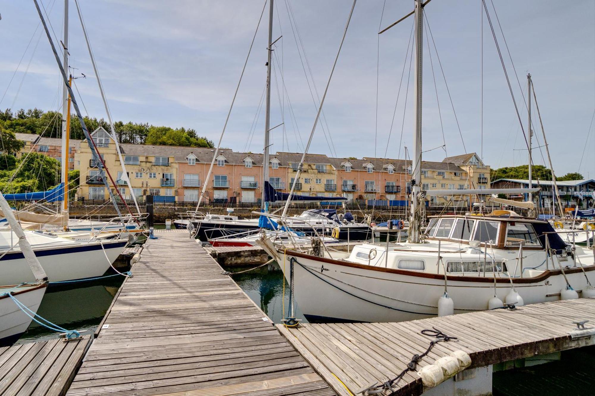Marina View *