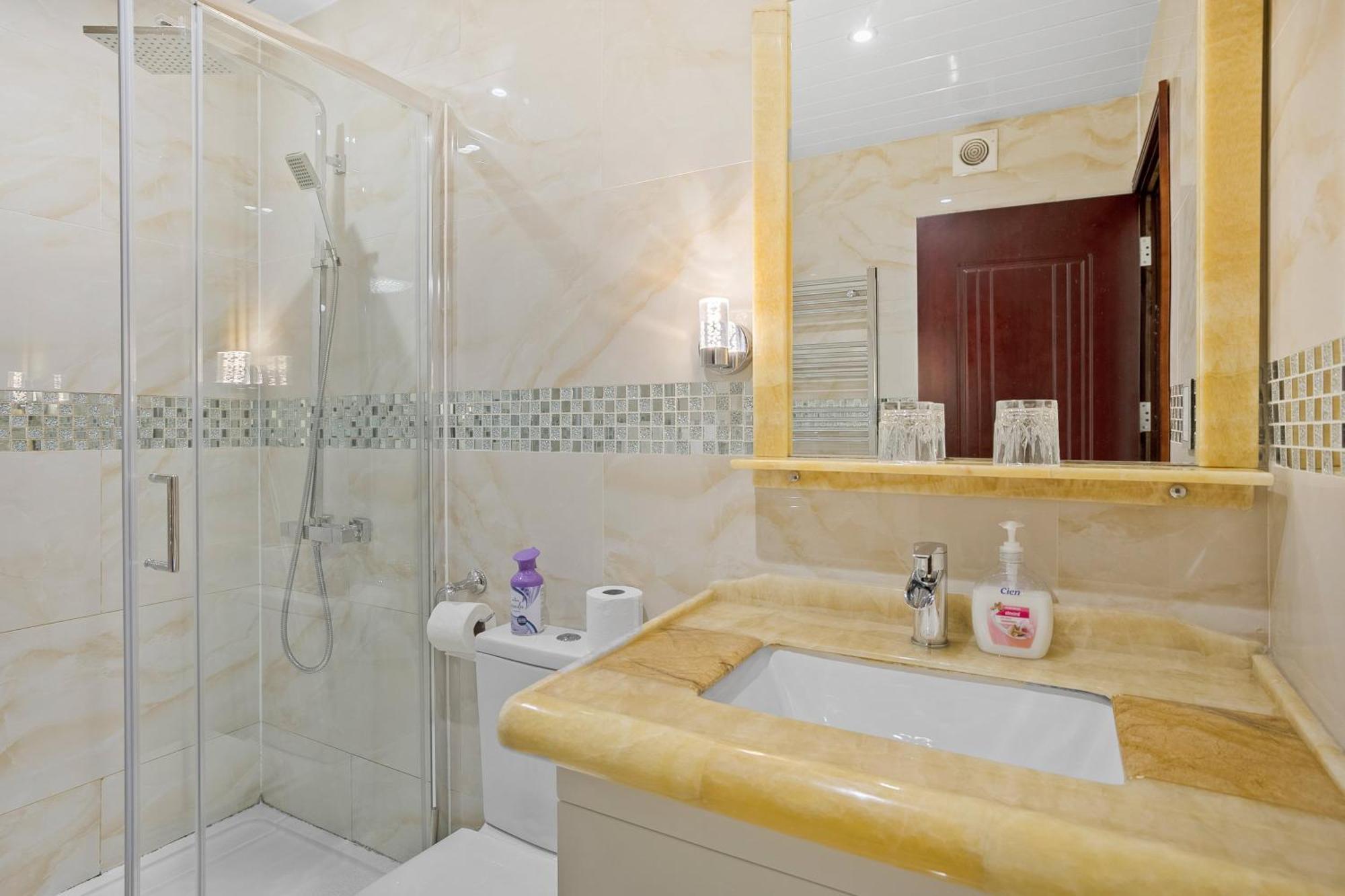 Luxury Oceana Apartment, Centre, Newly Refurbished Apartment *