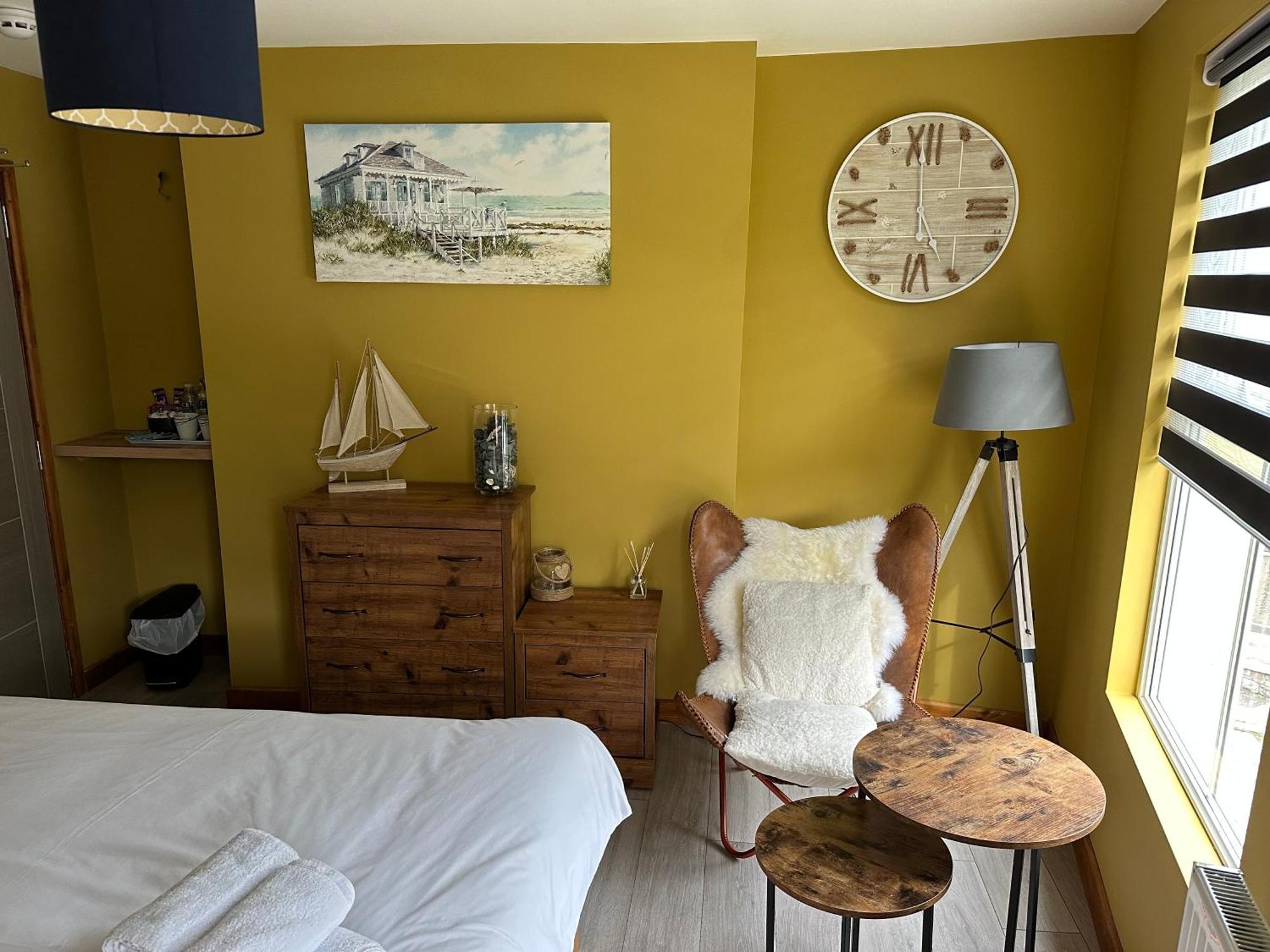 Island Since 1835 Barbican, Free Limited Parking, Dogs Friendly , Perfect For Ferry Terminal
