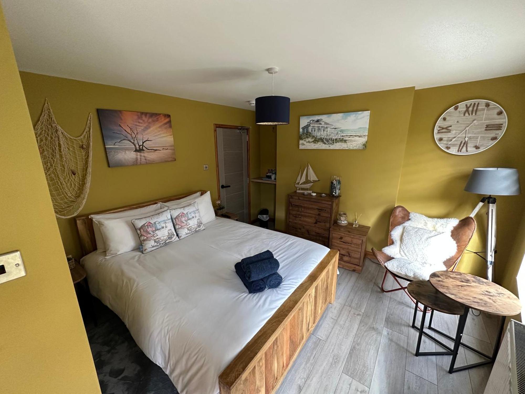 Island Since 1835 Barbican, Free Limited Parking, Dogs Friendly , Perfect For Ferry Terminal Plymouth