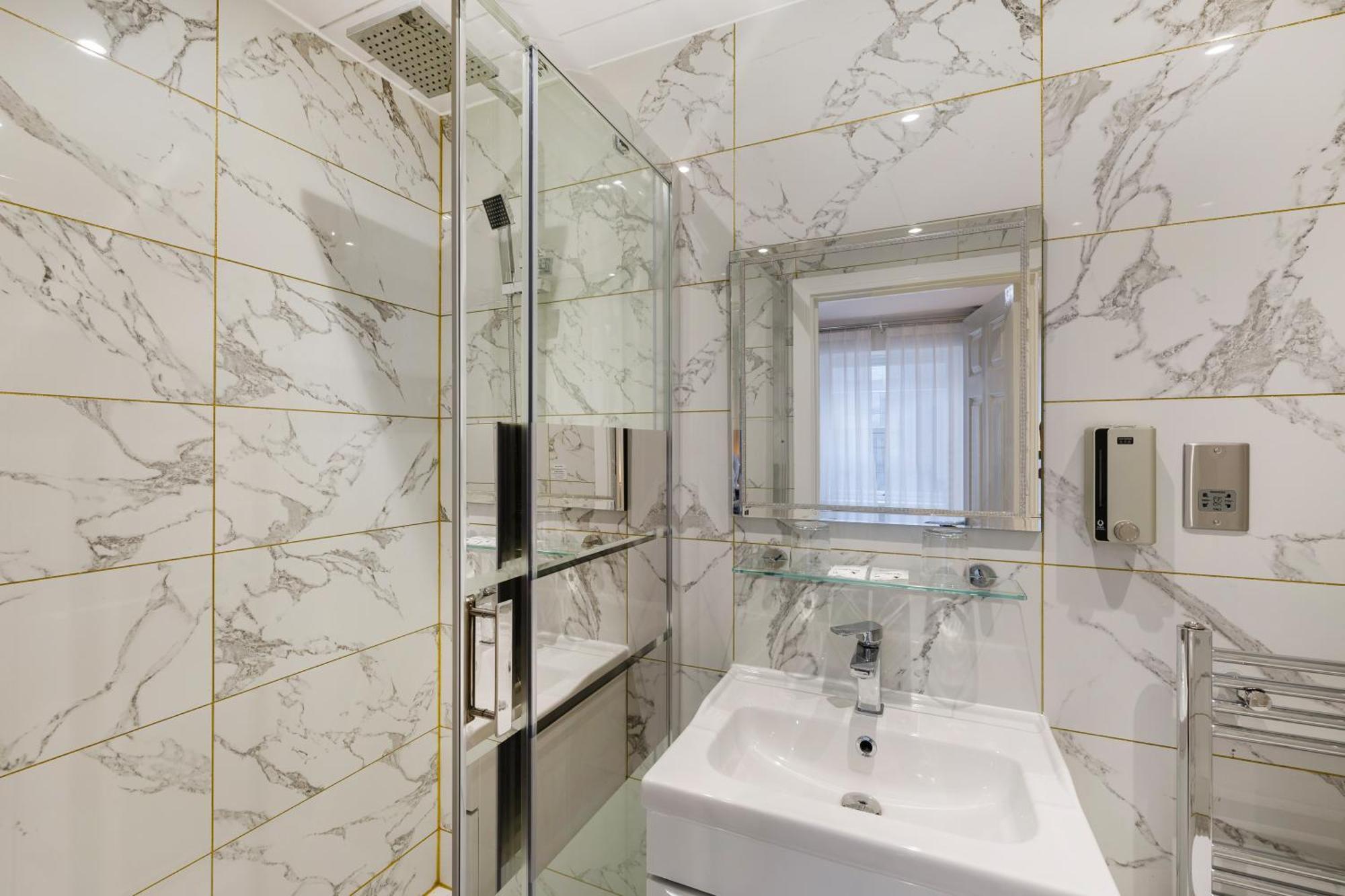 The Drake Hotel 4*