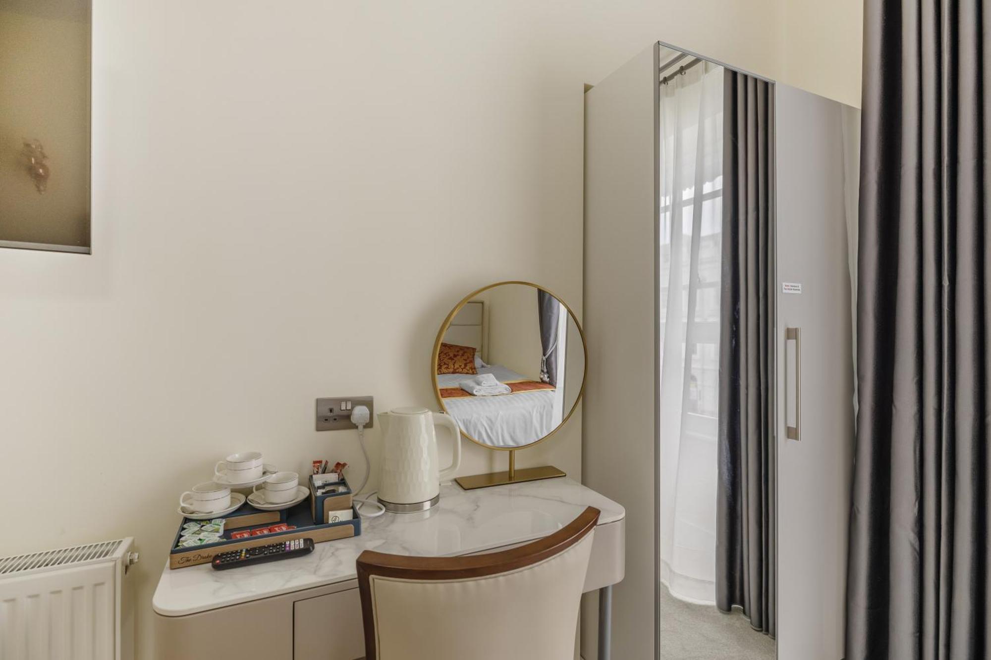 Hotel The Drake 4*
