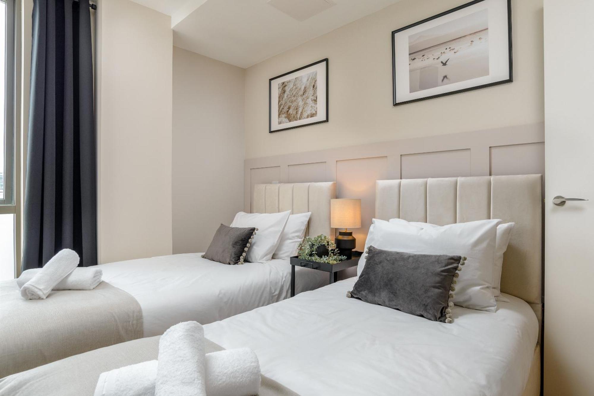 Premium - Allocated Parking - Great Location * Plymouth