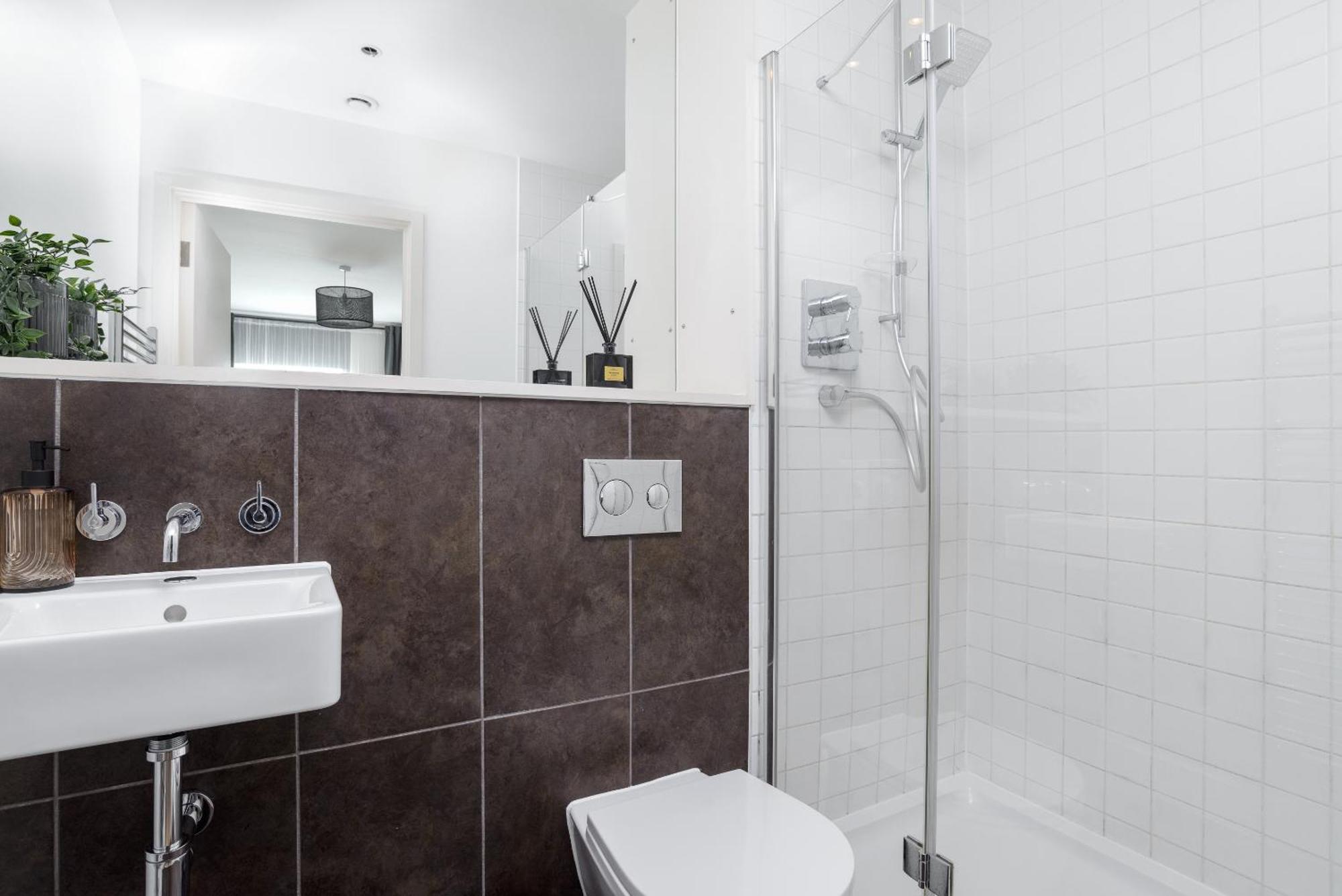 Premium - Allocated Parking - Great Location Apartment Plymouth