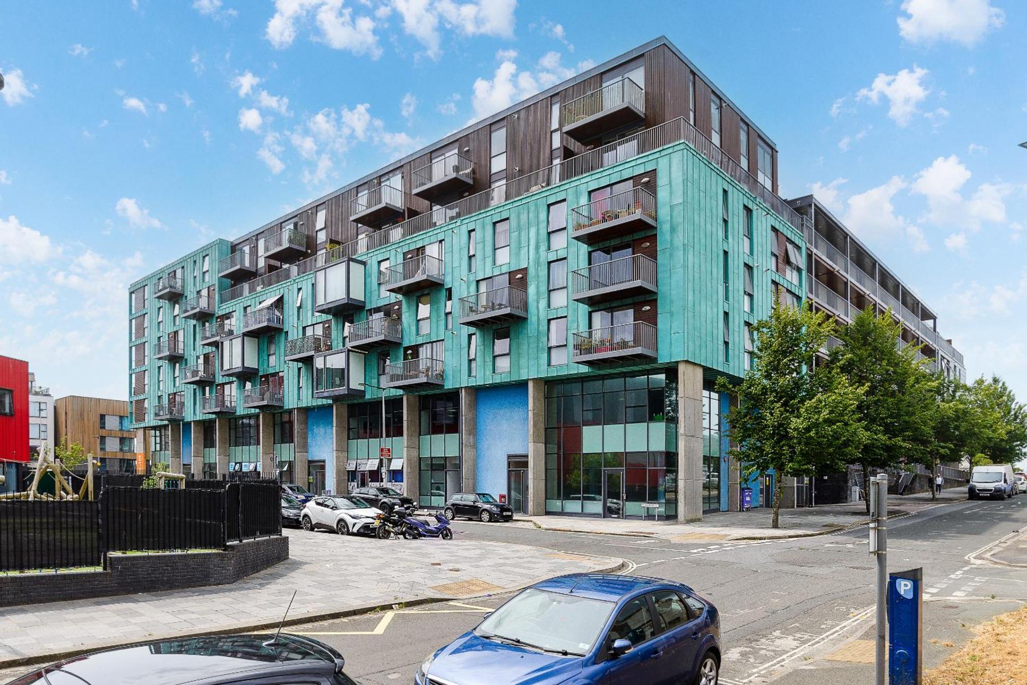 Premium - Allocated Parking - Great Location