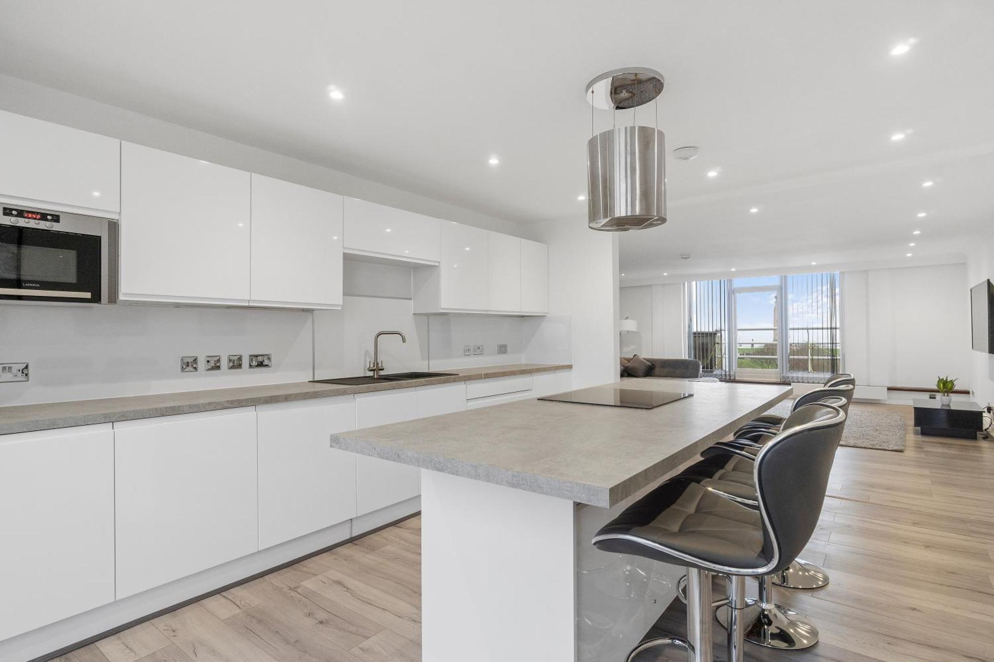 Large Penthouse By Opal *