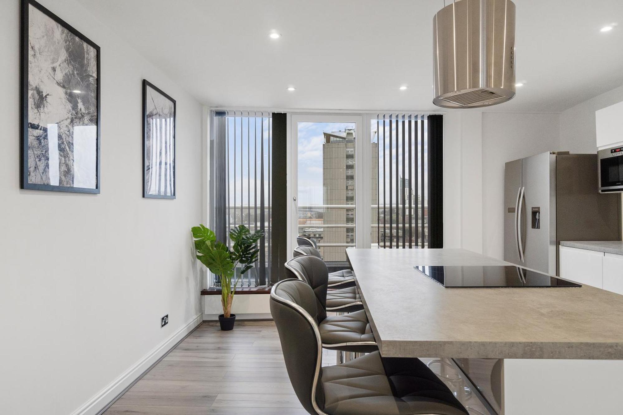 Large Penthouse By Opal * Plymouth