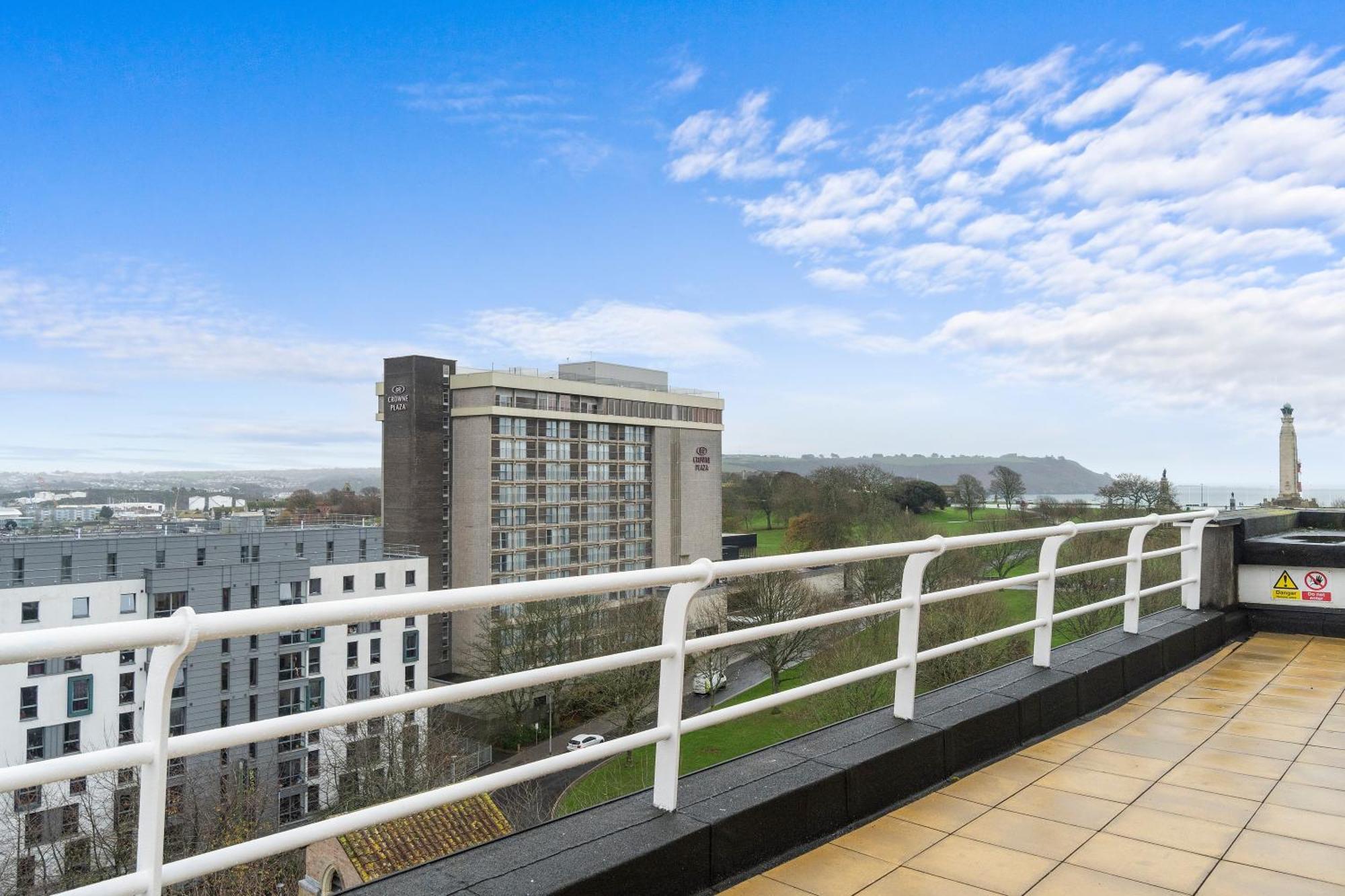 Apartment Large Penthouse By Opal