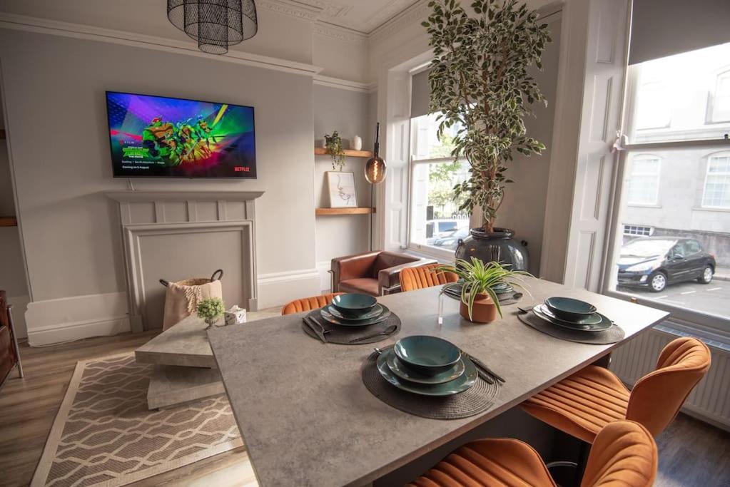 Stunning In The Heart Of Apartamento Plymouth