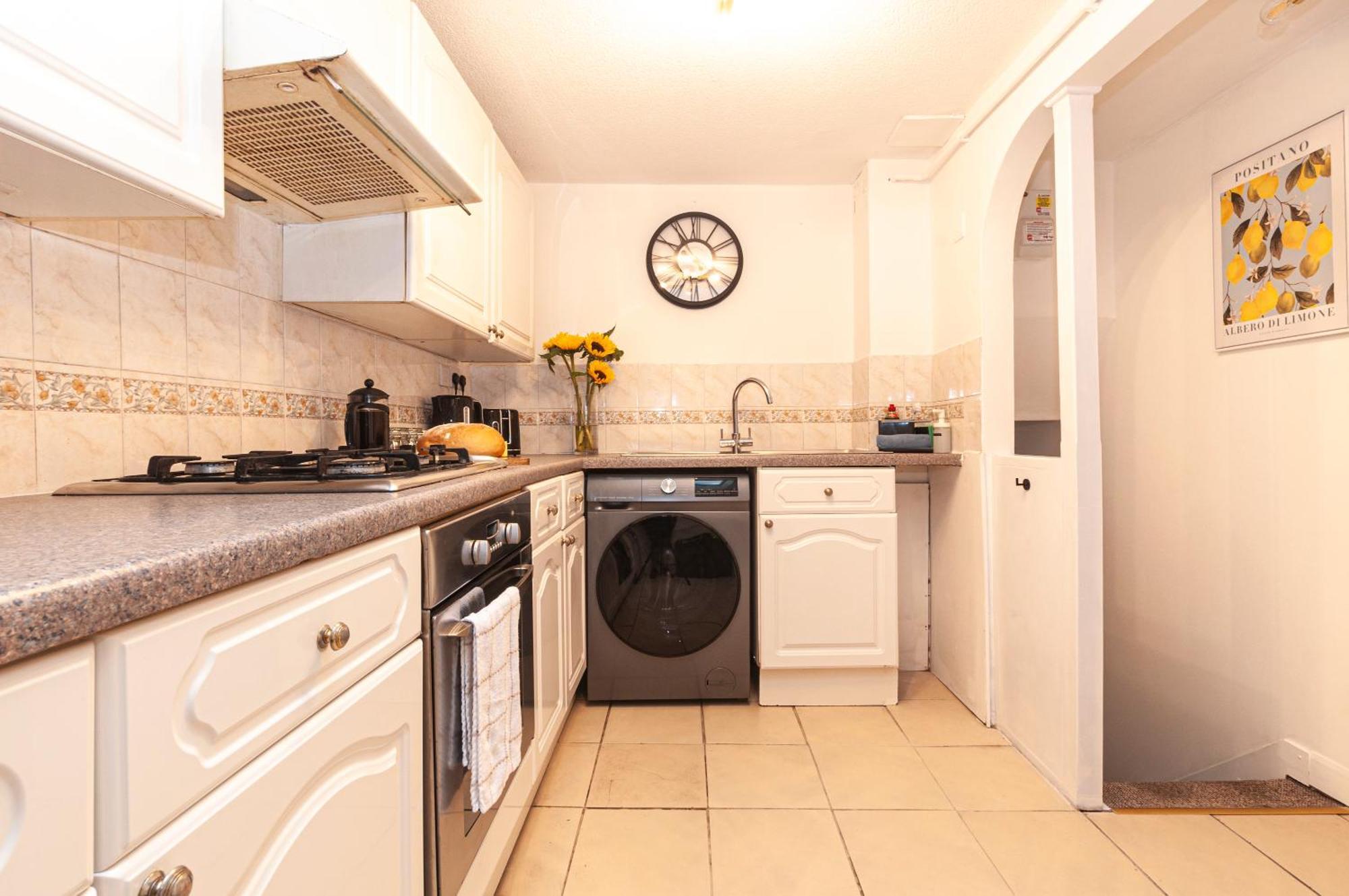 The Corner Stop~ Dog Friendly Holiday Let In
