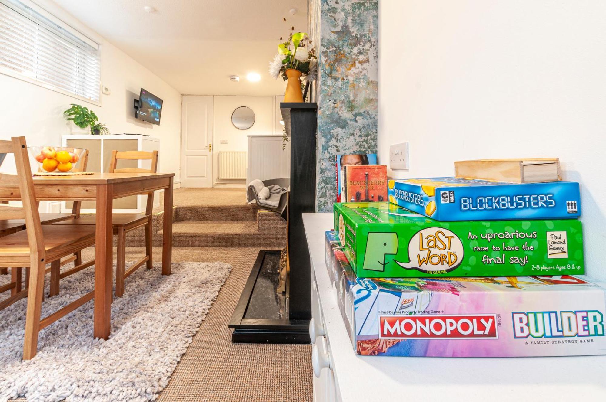 The Corner Stop~ Dog Friendly Holiday Let In *