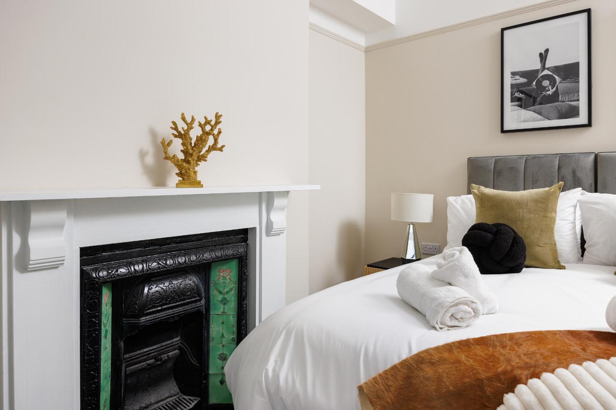 The Executive - House - Sleeps 8 - Habita Apartment