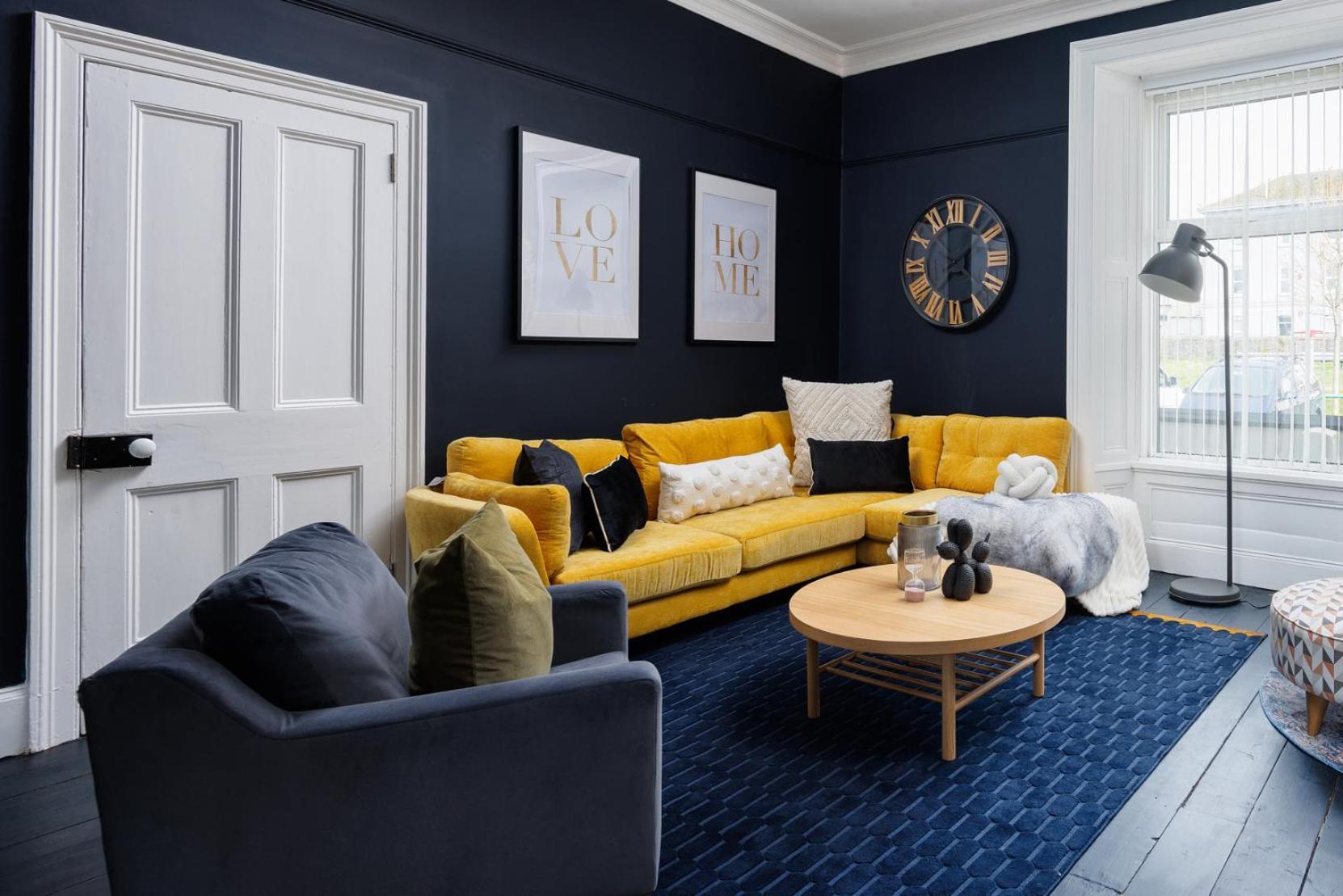 The Executive - House - Sleeps 8 - Habita Apartment