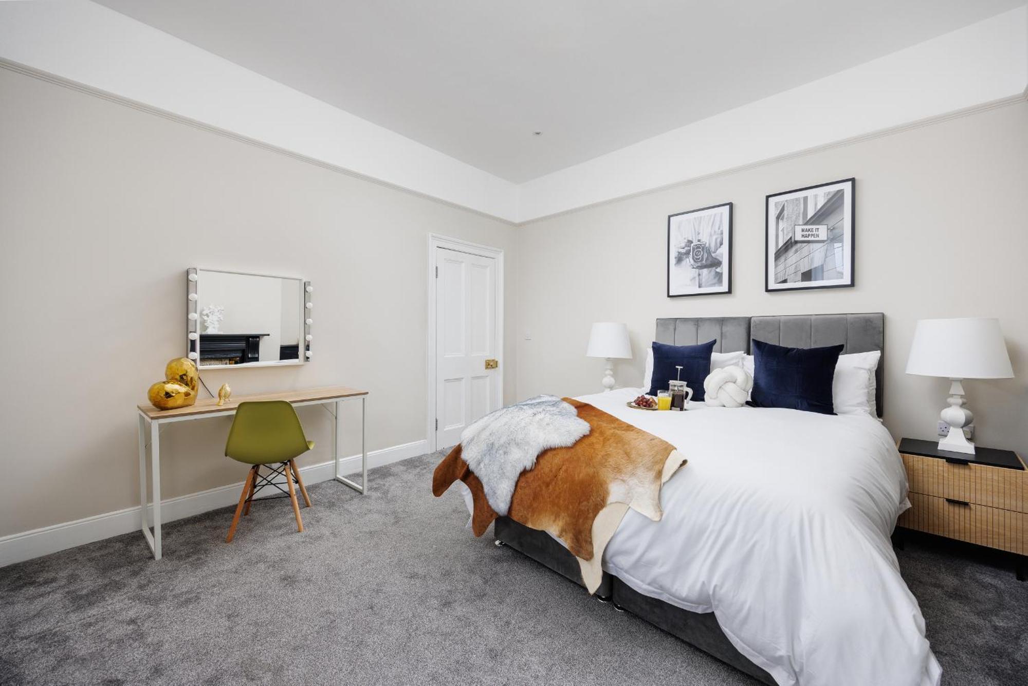 The Executive - House - Sleeps 8 - Habita Plymouth