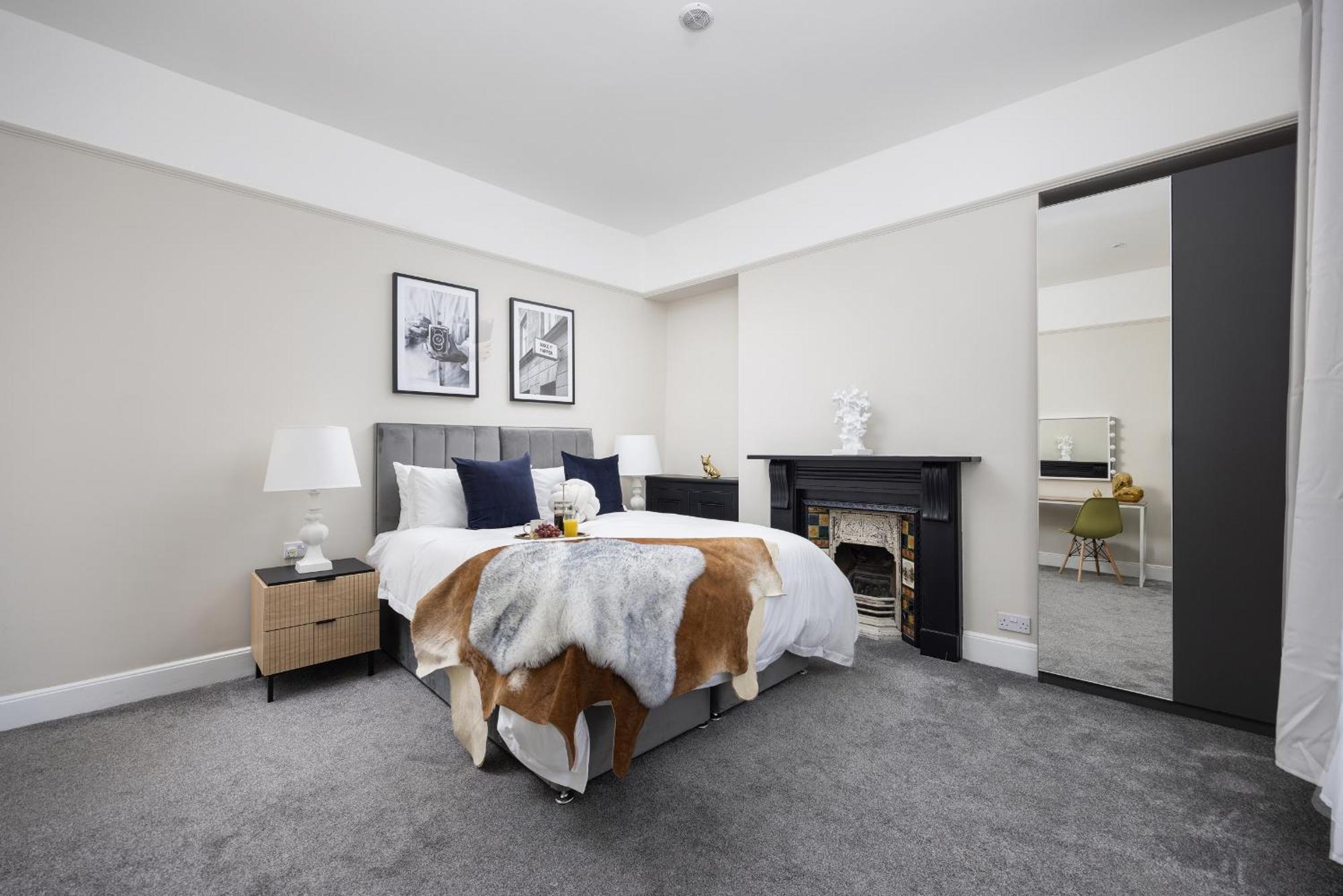 The Executive - House - Sleeps 8 - Habita Plymouth
