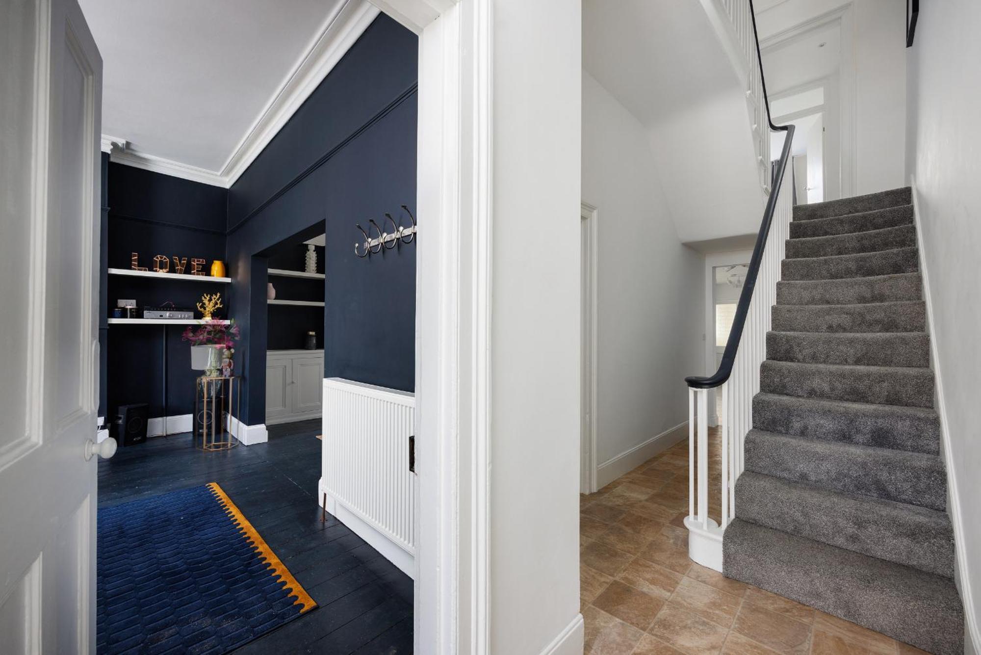 Apartment The Executive - House - Sleeps 8 - Habita Plymouth