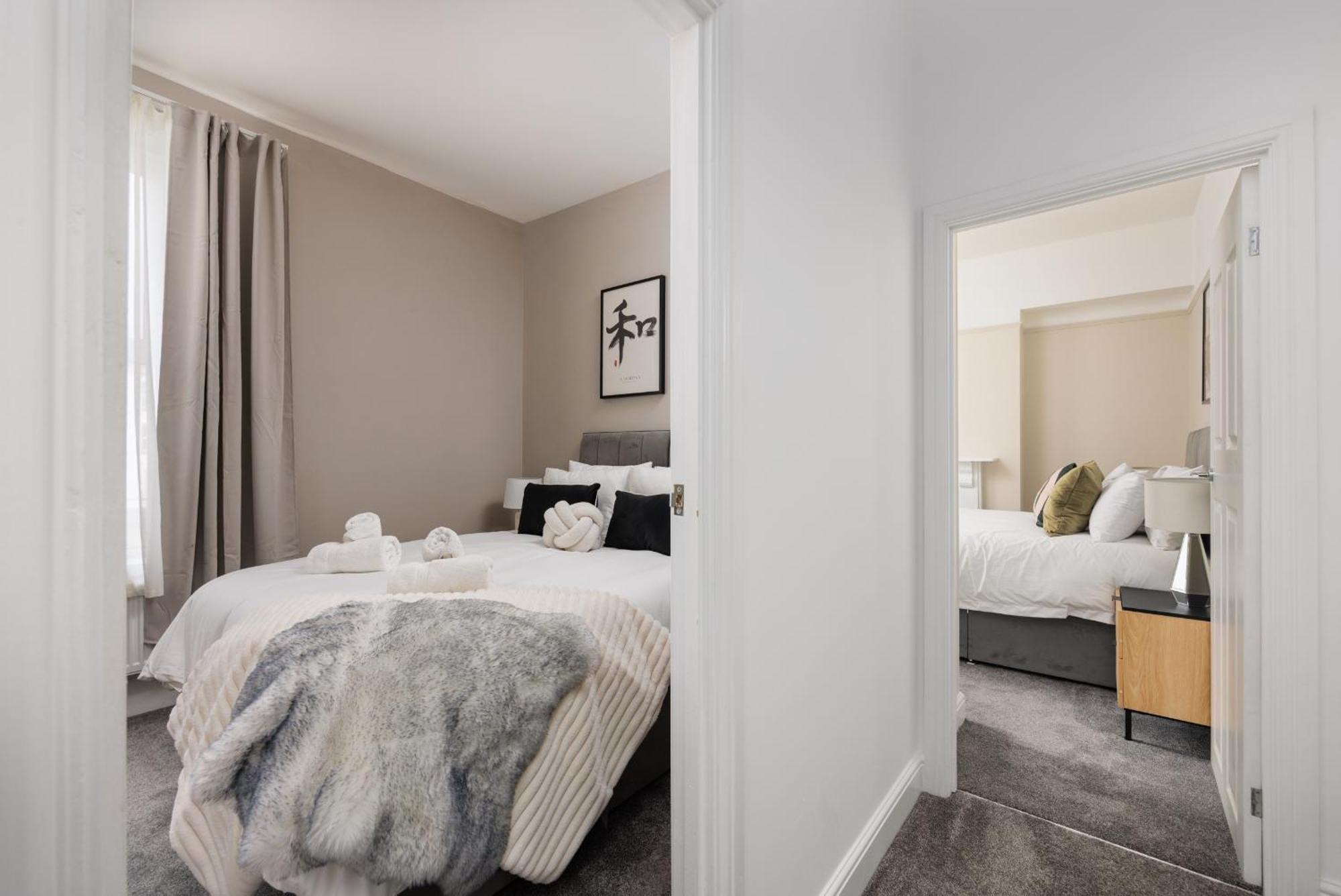 The Executive - House - Sleeps 8 - Habita Apartment *
