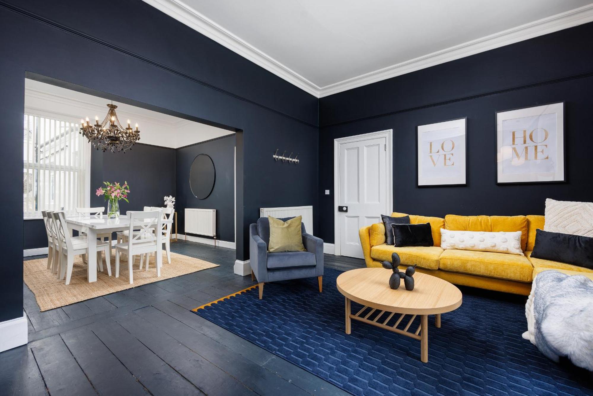 The Executive - House - Sleeps 8 - Habita *