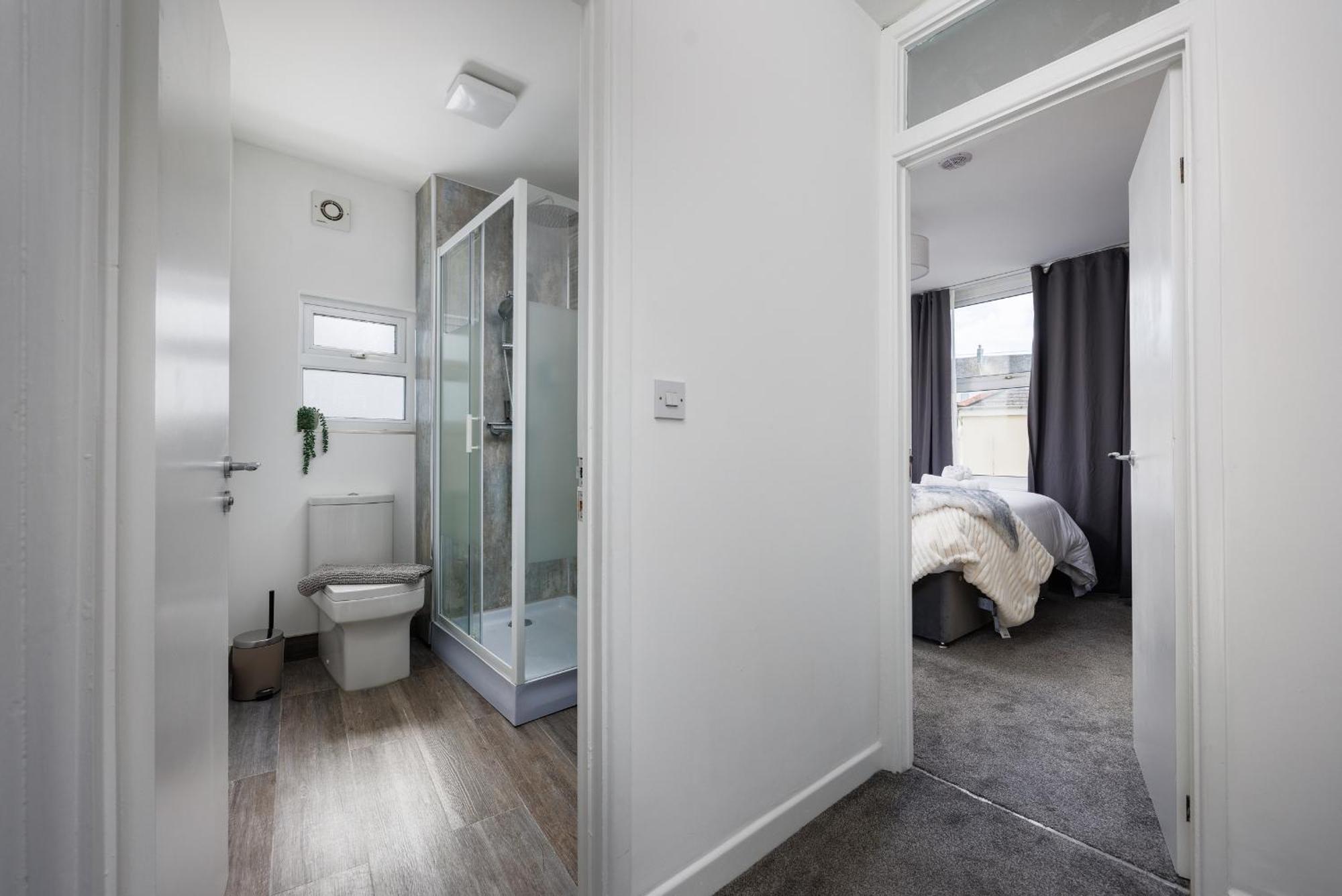 The Executive - House - Sleeps 8 - Habita Apartment *