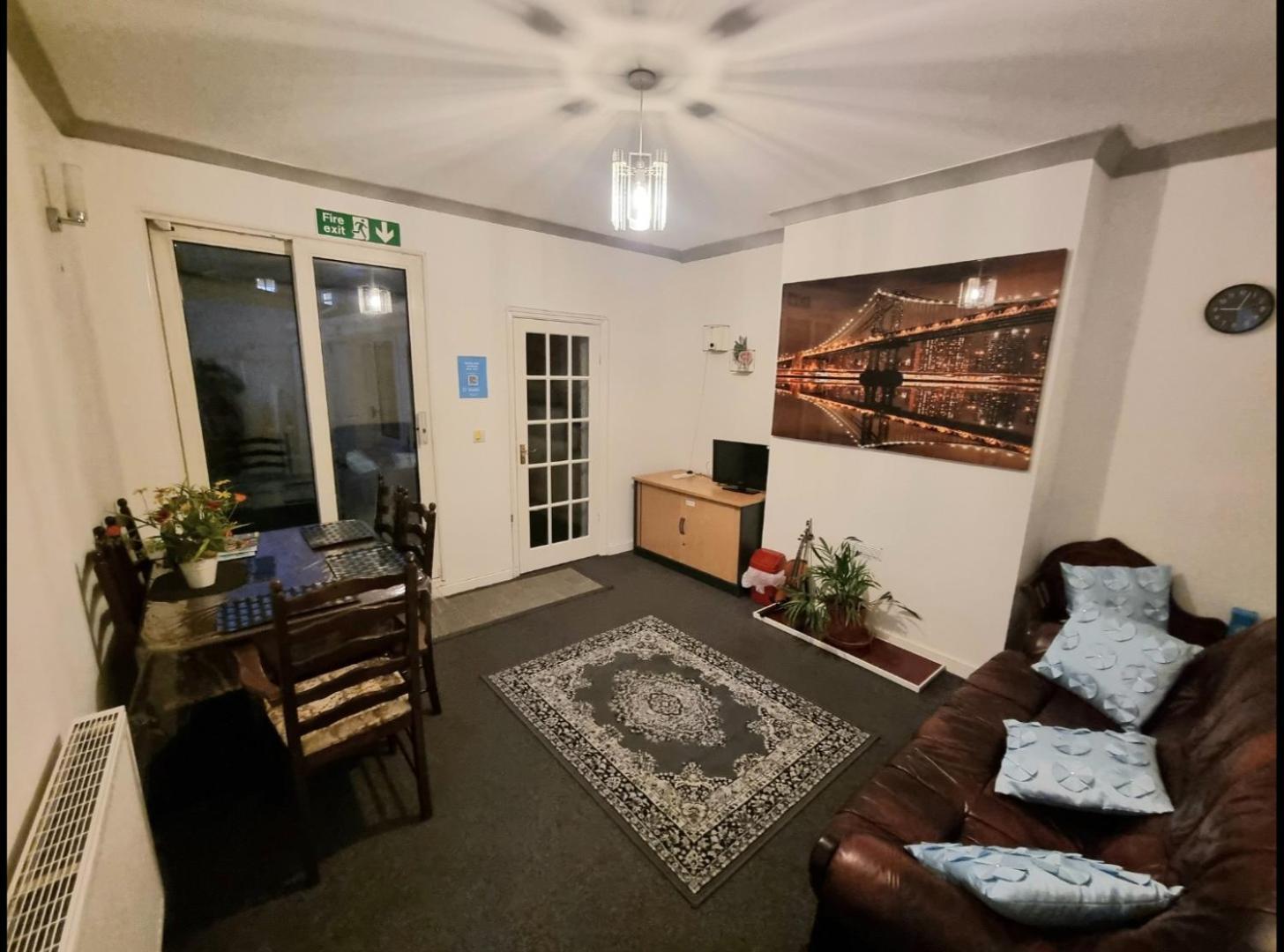 Airbnb Homestay *